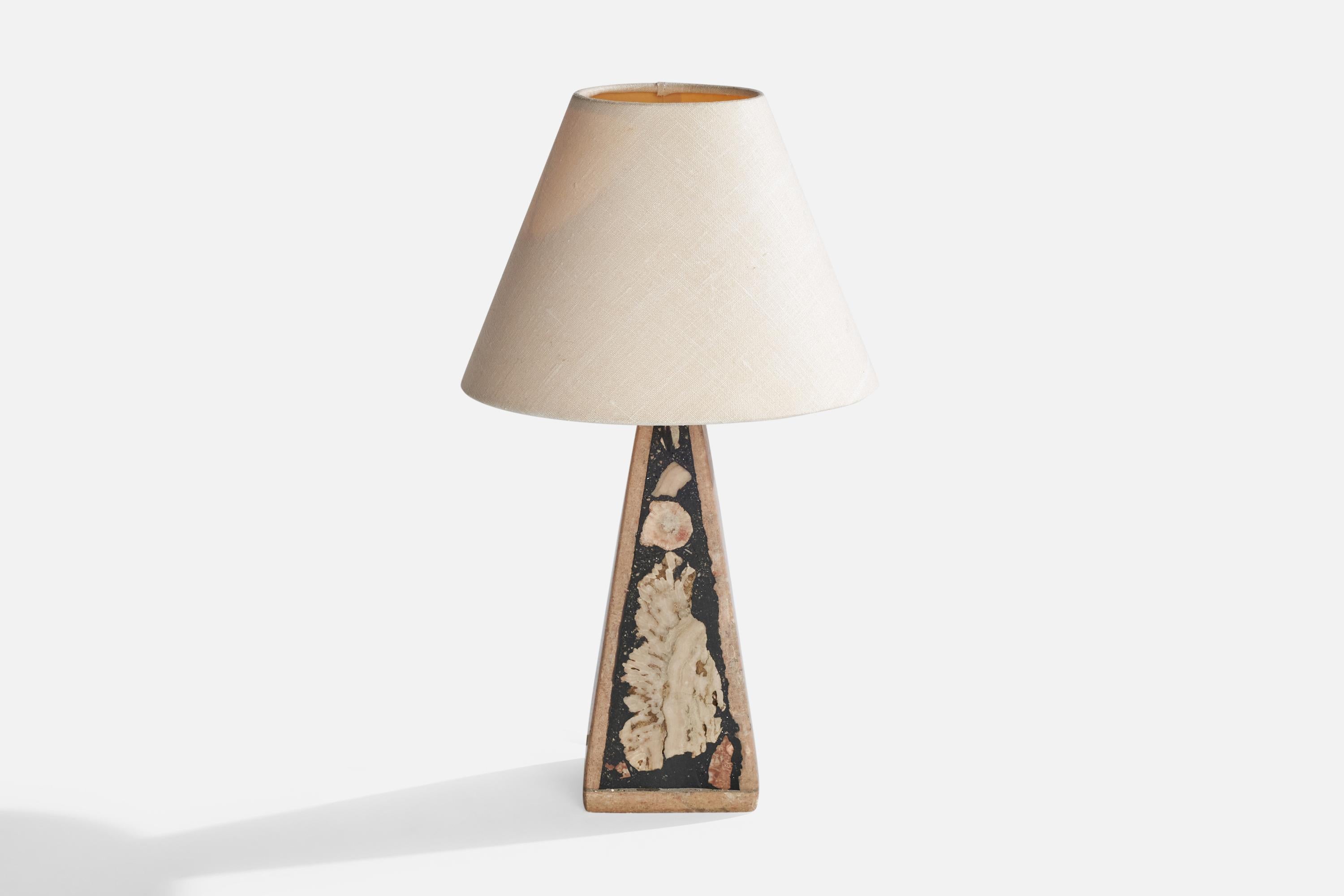 Créateur suédois, lampe de bureau, pierre fossile, Suède, 1970 Bon état - En vente à High Point, NC