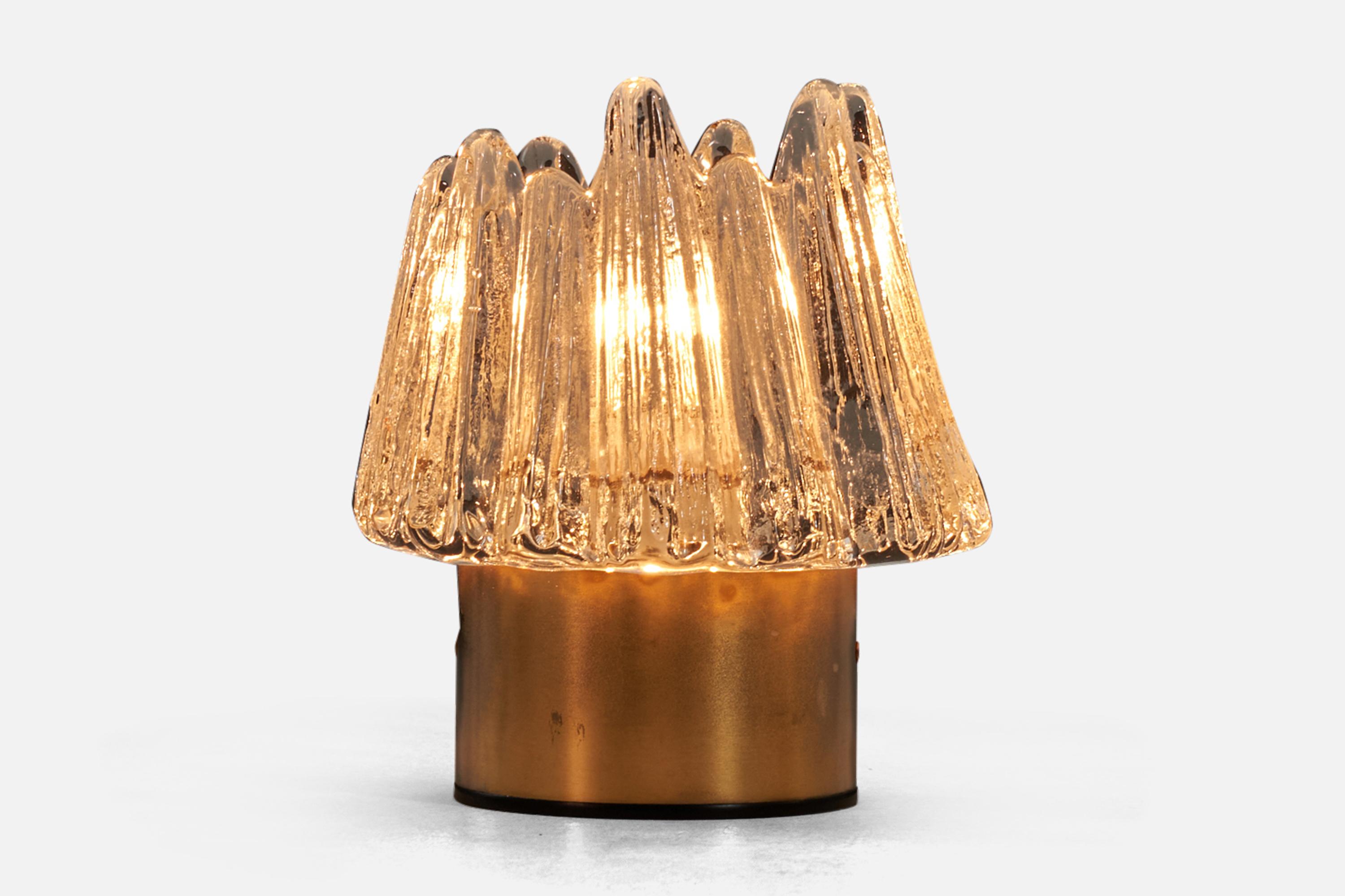 Suédois Designer suédois, lampe de bureau, verre et laiton, Suède, années 1960 en vente