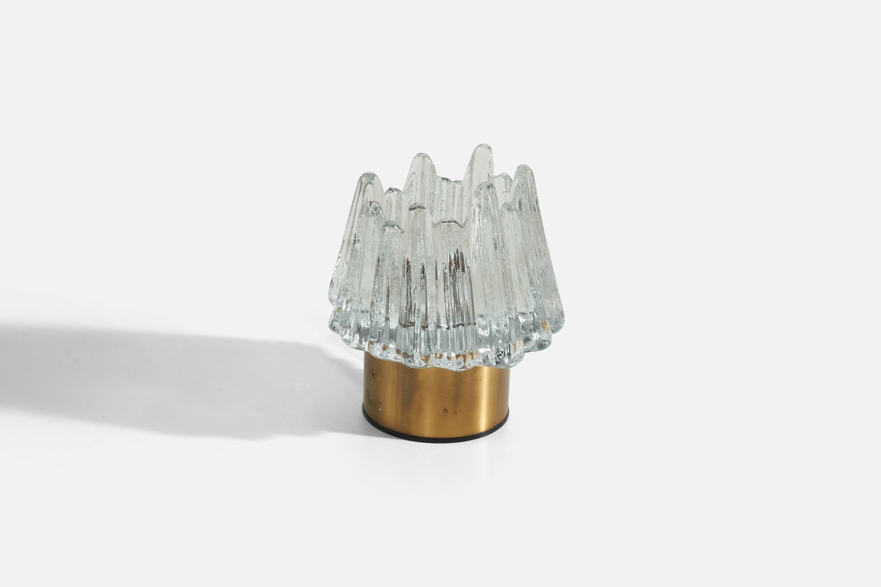 Schwedische Designerin, Tischlampe aus Glas und Messing, Schweden, 1960er Jahre (Mitte des 20. Jahrhunderts) im Angebot