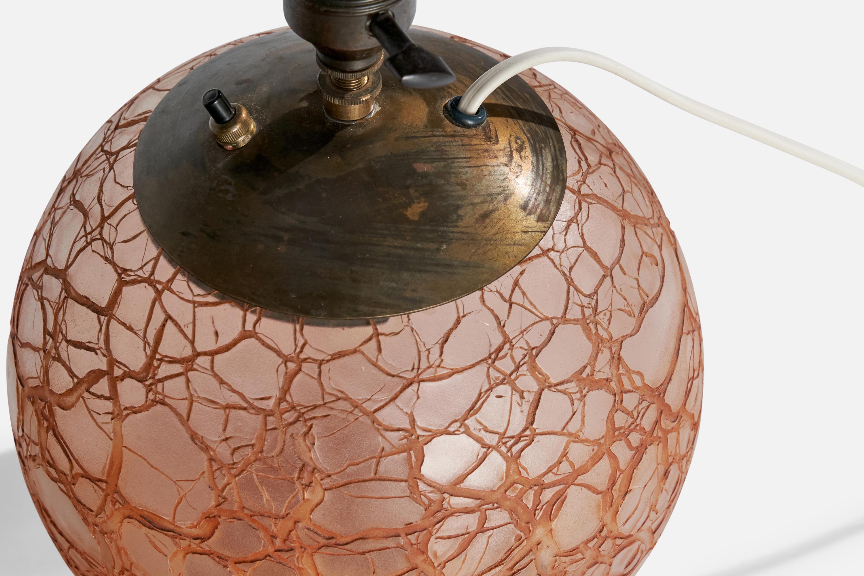 Suédois Designer suédois, lampe de bureau, verre, laiton, Suède, années 1930 en vente