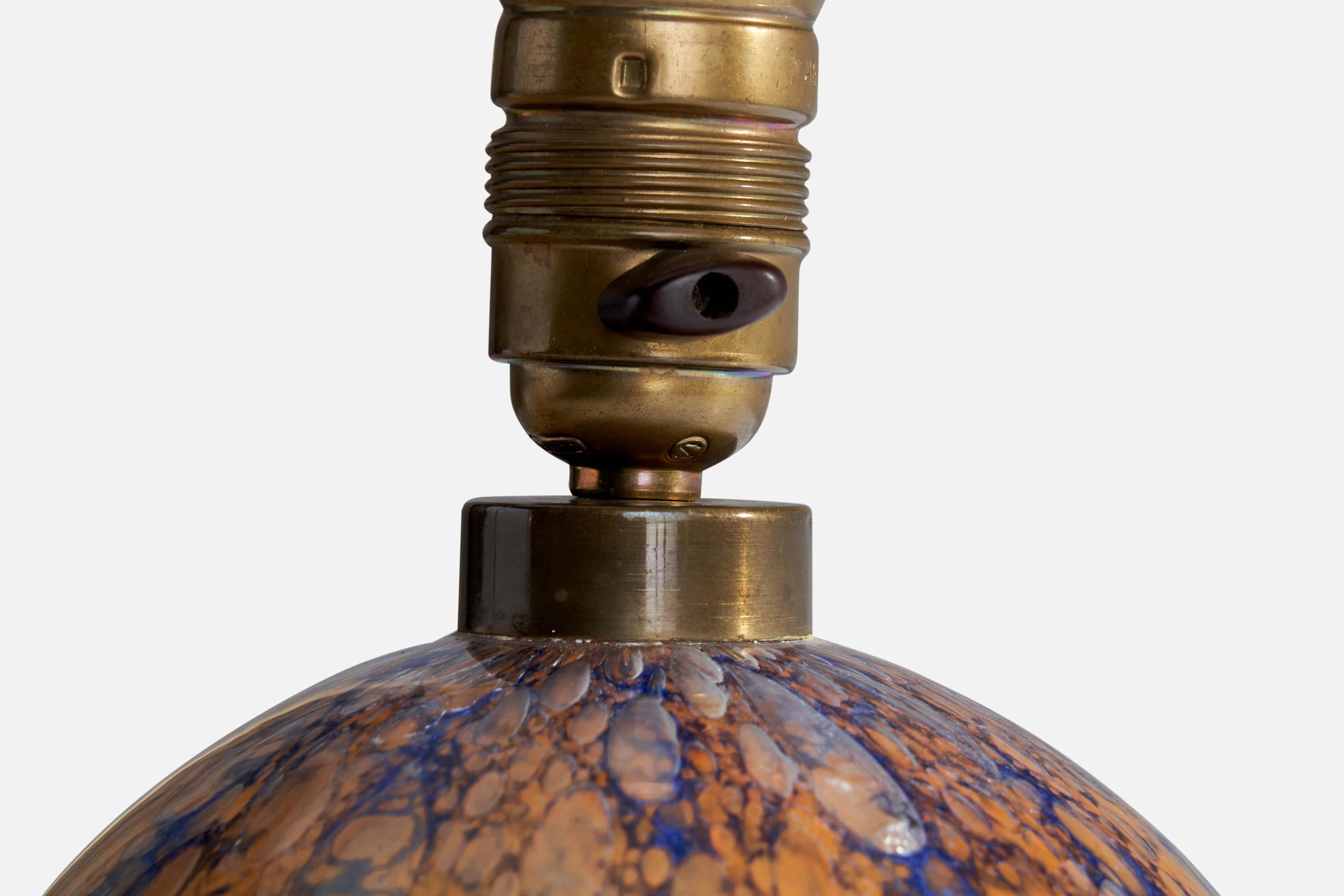 Milieu du XXe siècle Designer suédois, lampe de bureau, verre, laiton, Suède, années 1930 en vente