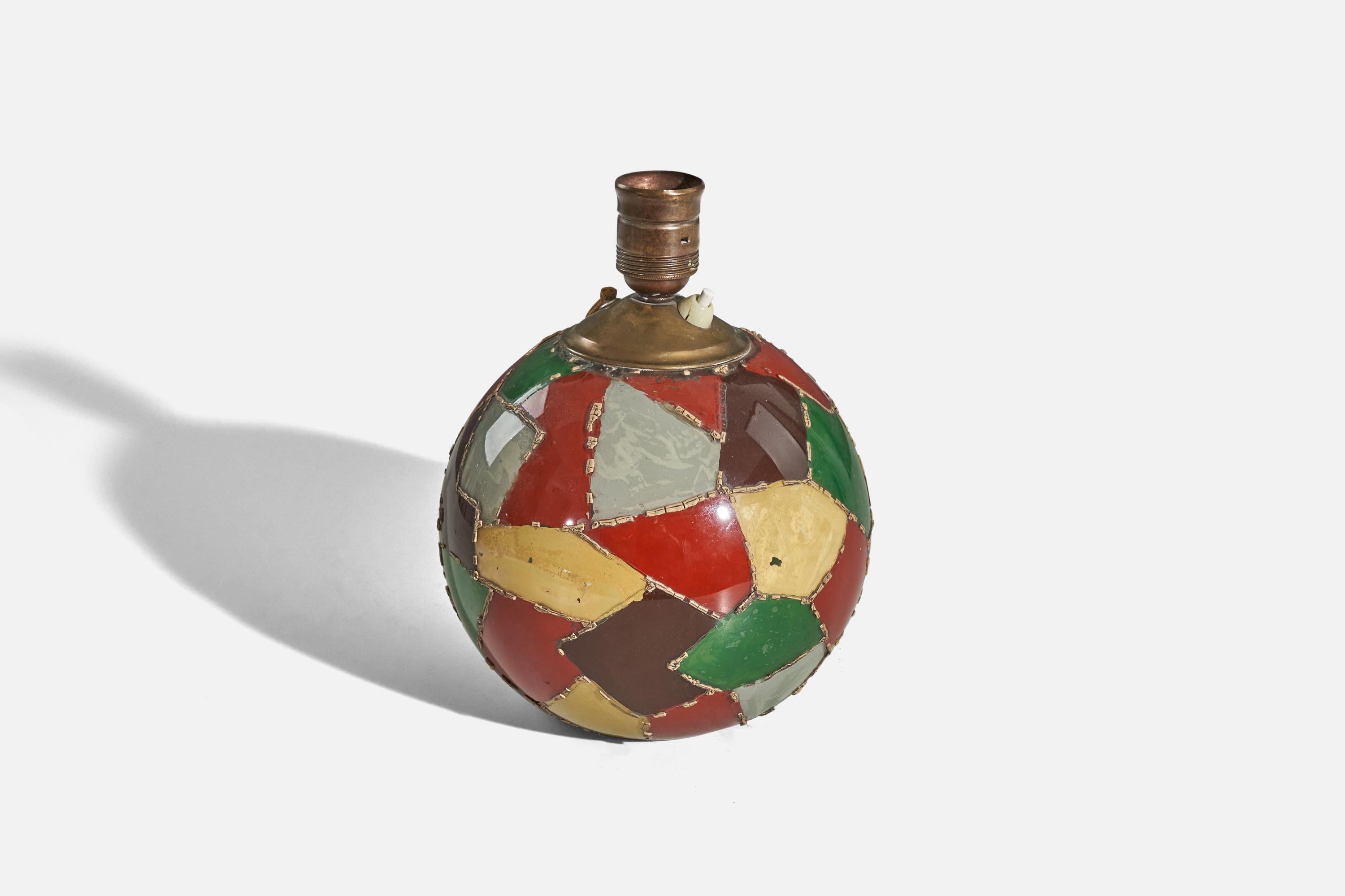 Designer suédois, lampe de bureau, verre, laiton, Suède, années 1940 Bon état - En vente à High Point, NC