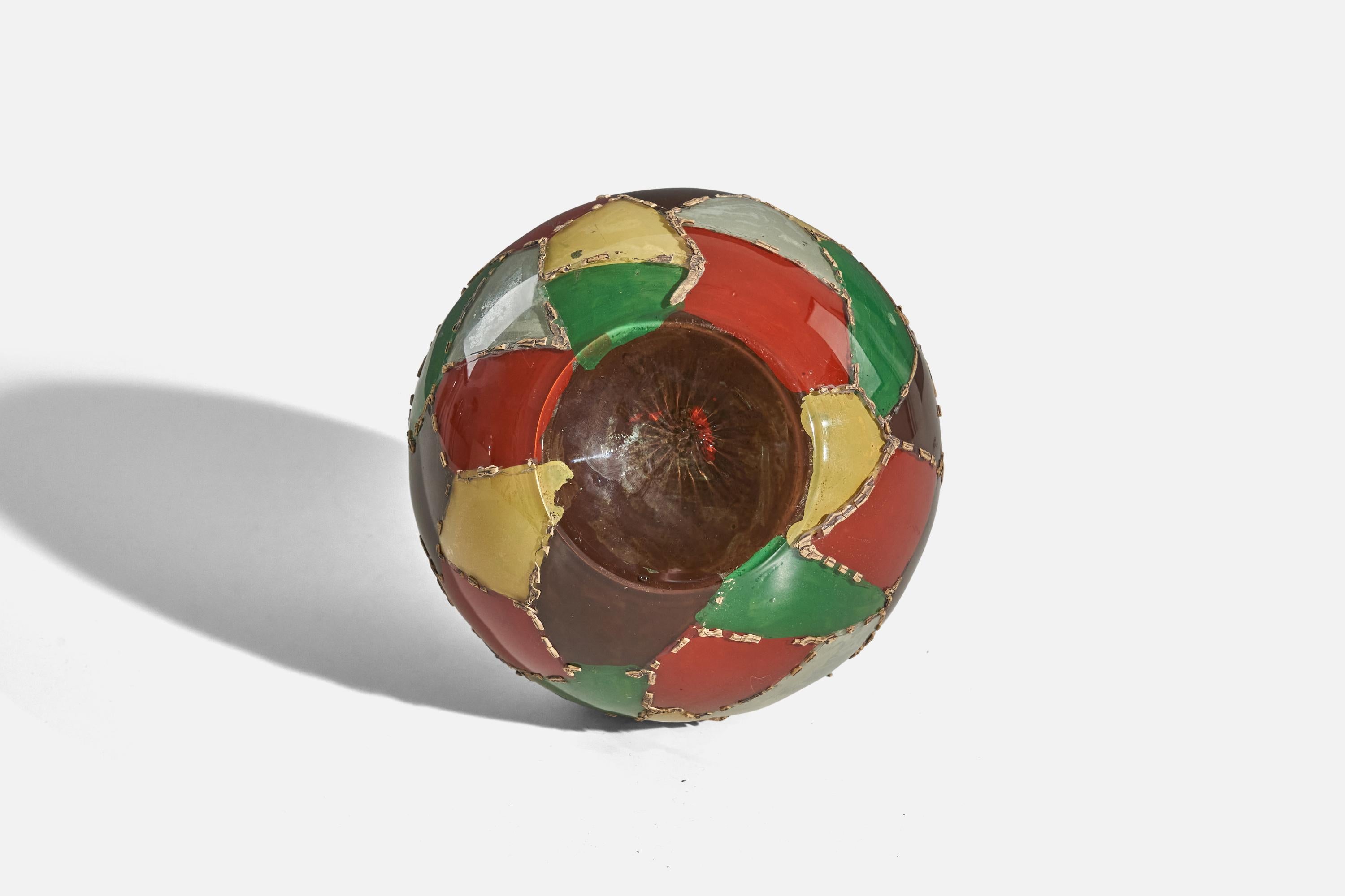 Milieu du XXe siècle Designer suédois, lampe de bureau, verre, laiton, Suède, années 1940 en vente