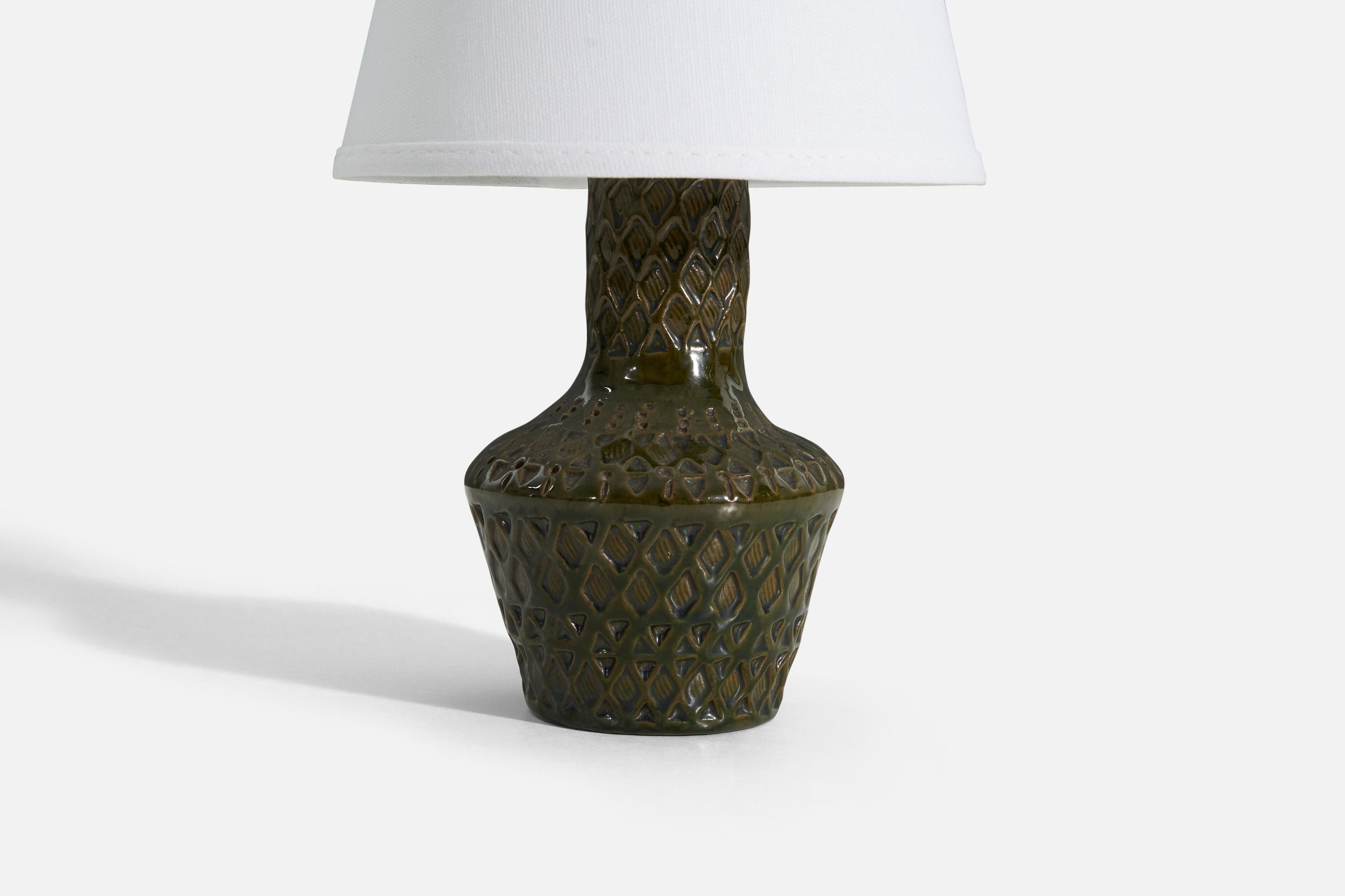 Swedish Designer, Table Lamp, Glazed and Incised Stoneware, Sweden, 1960s In Good Condition For Sale In High Point, NC
