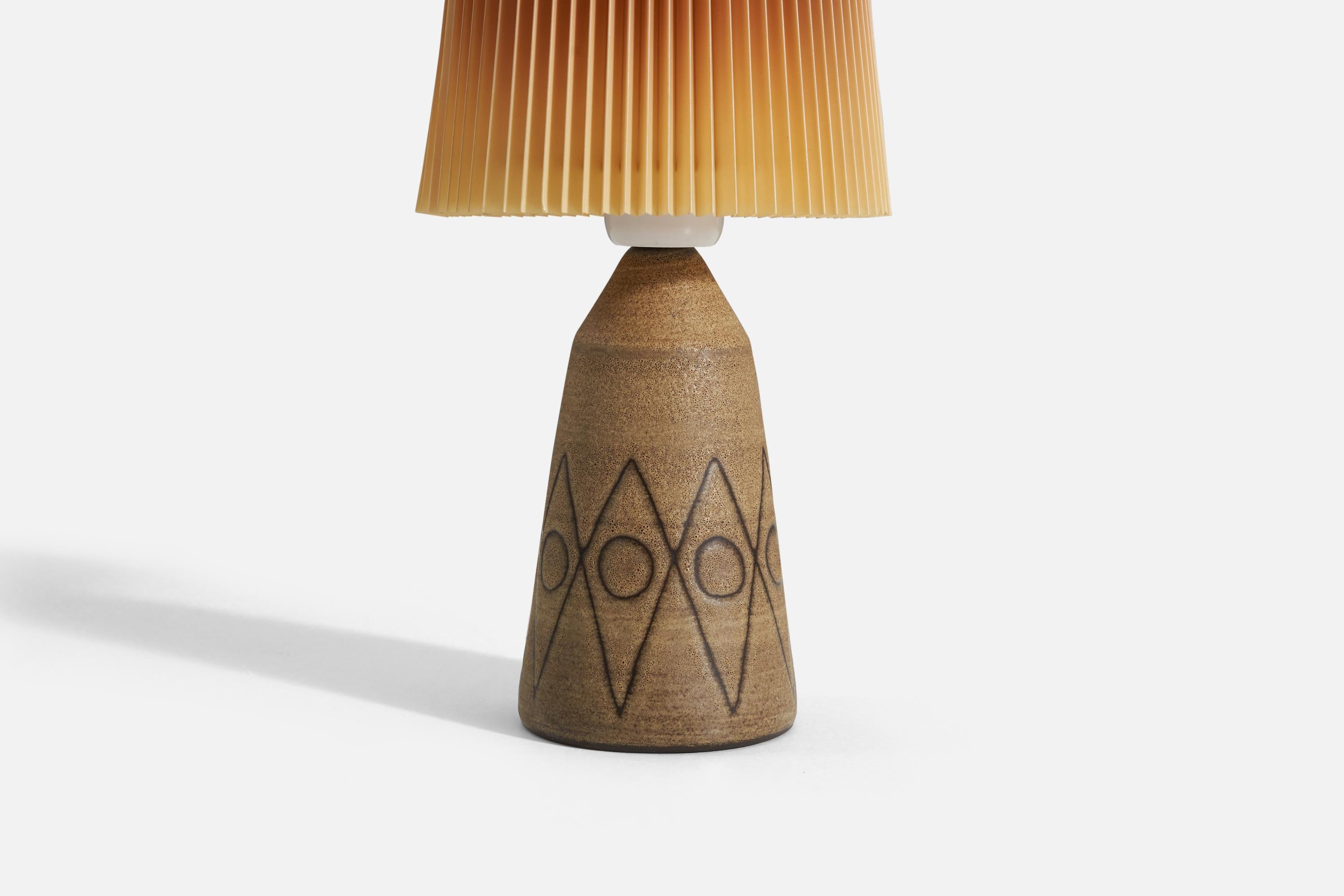 Swedish Designer, Table Lamp, Incised Ceramic, Sweden, 1960s For Sale 1
