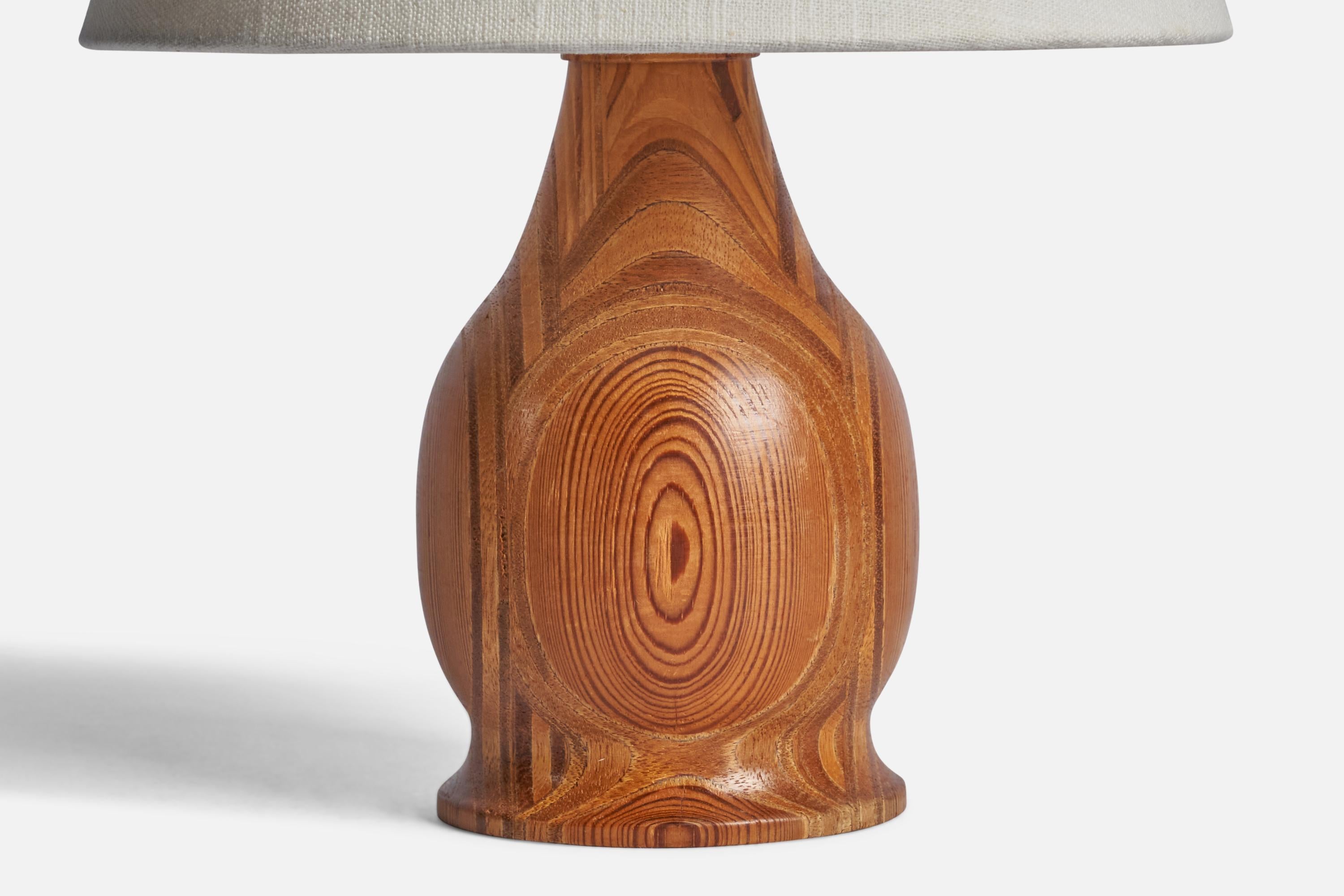 Swedish Designer, Table Lamp, Laminated Pine, Sweden, 1970s In Good Condition For Sale In High Point, NC