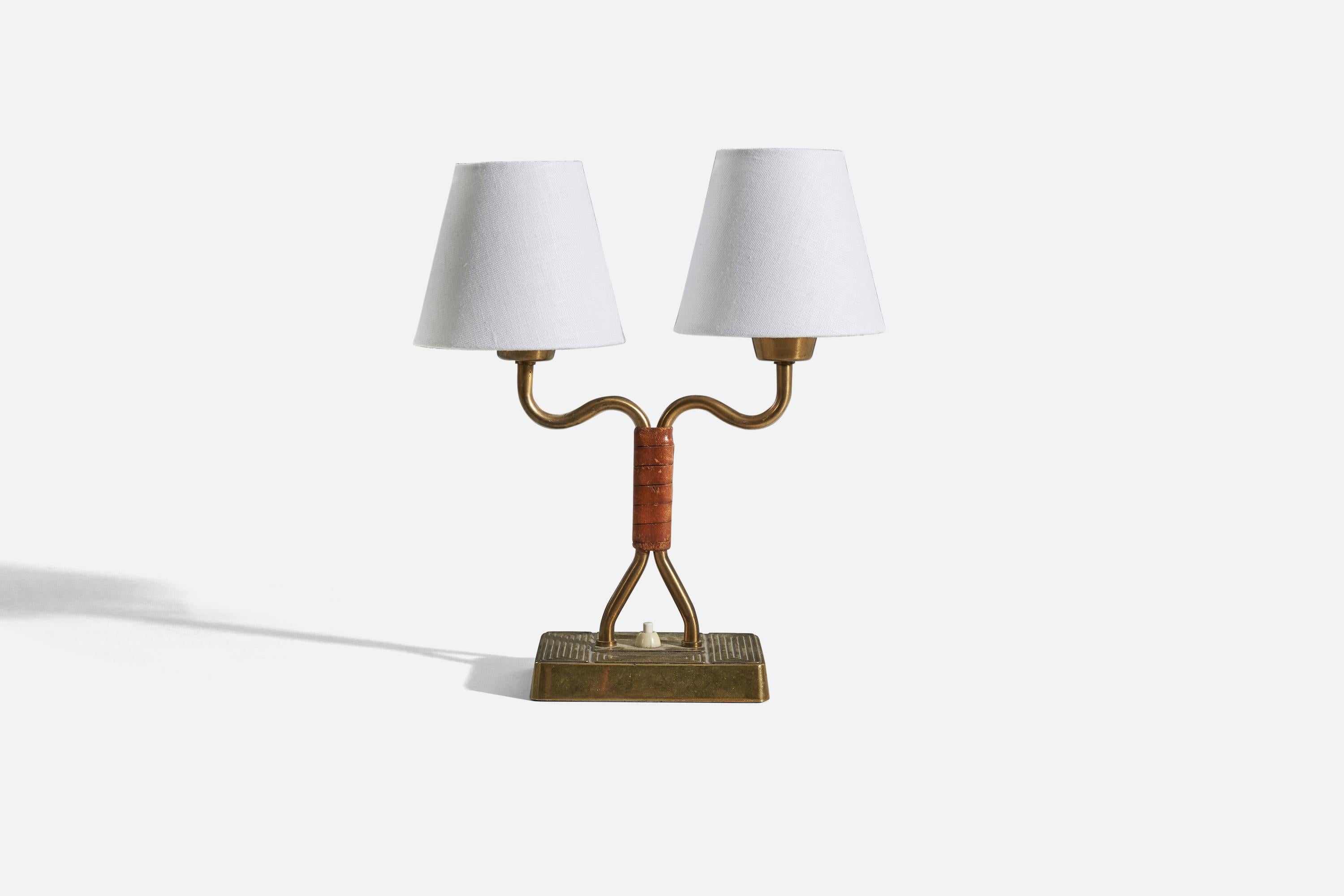 Swedish Designer, Table Lamp, Leather, Brass, Sweden, 1940s In Good Condition In High Point, NC