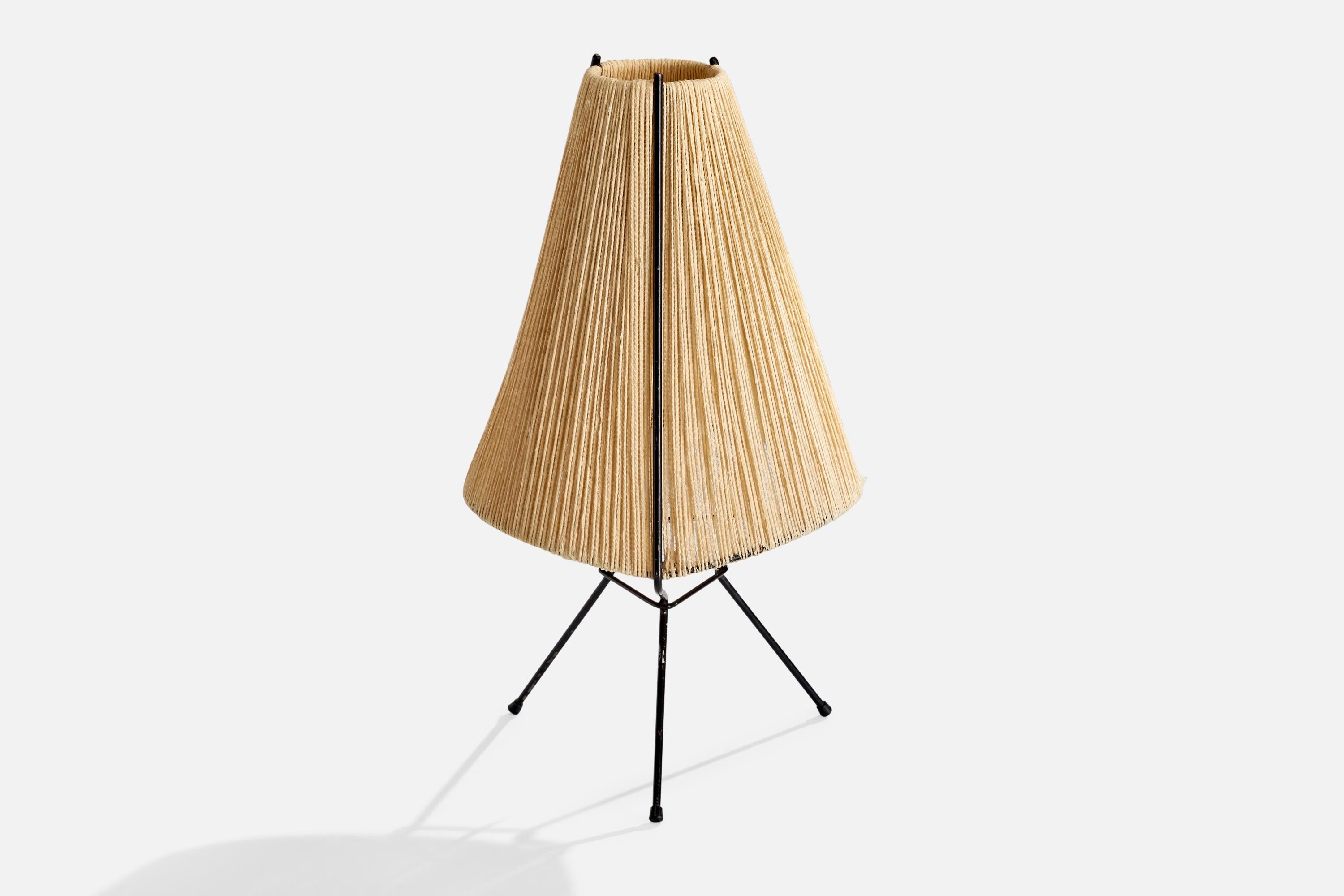 Svedese Lampada da tavolo di design svedese, metallo, tessuto, Svezia, anni '50 in vendita