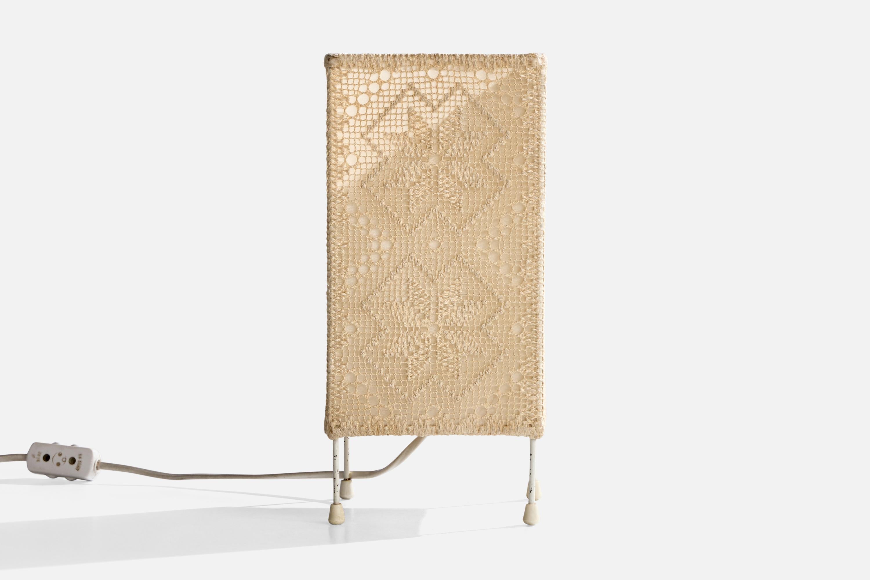 Mid-Century moderno Lampada da tavolo di design svedese, metallo, tessuto, Svezia, anni '1960 in vendita