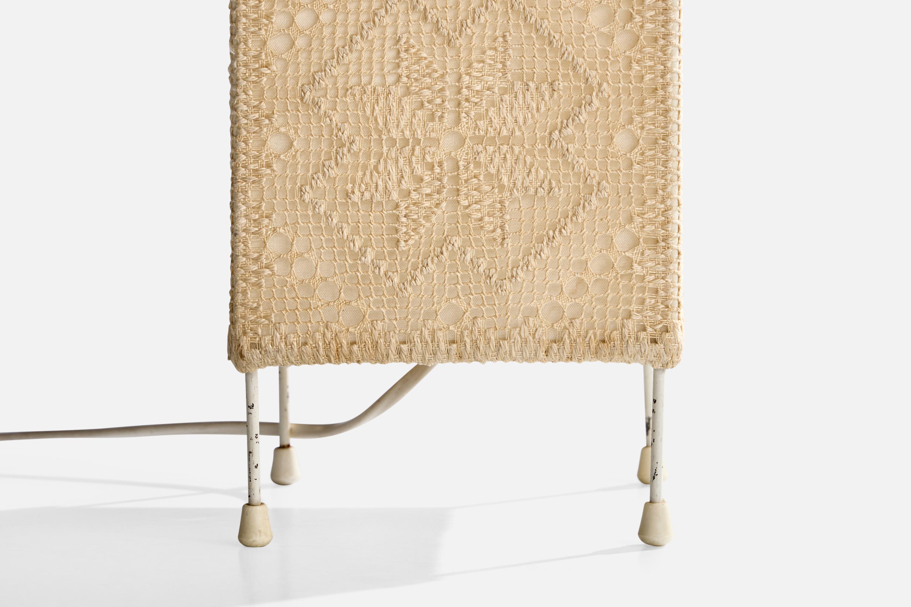 Lampada da tavolo di design svedese, metallo, tessuto, Svezia, anni '1960 in vendita 1