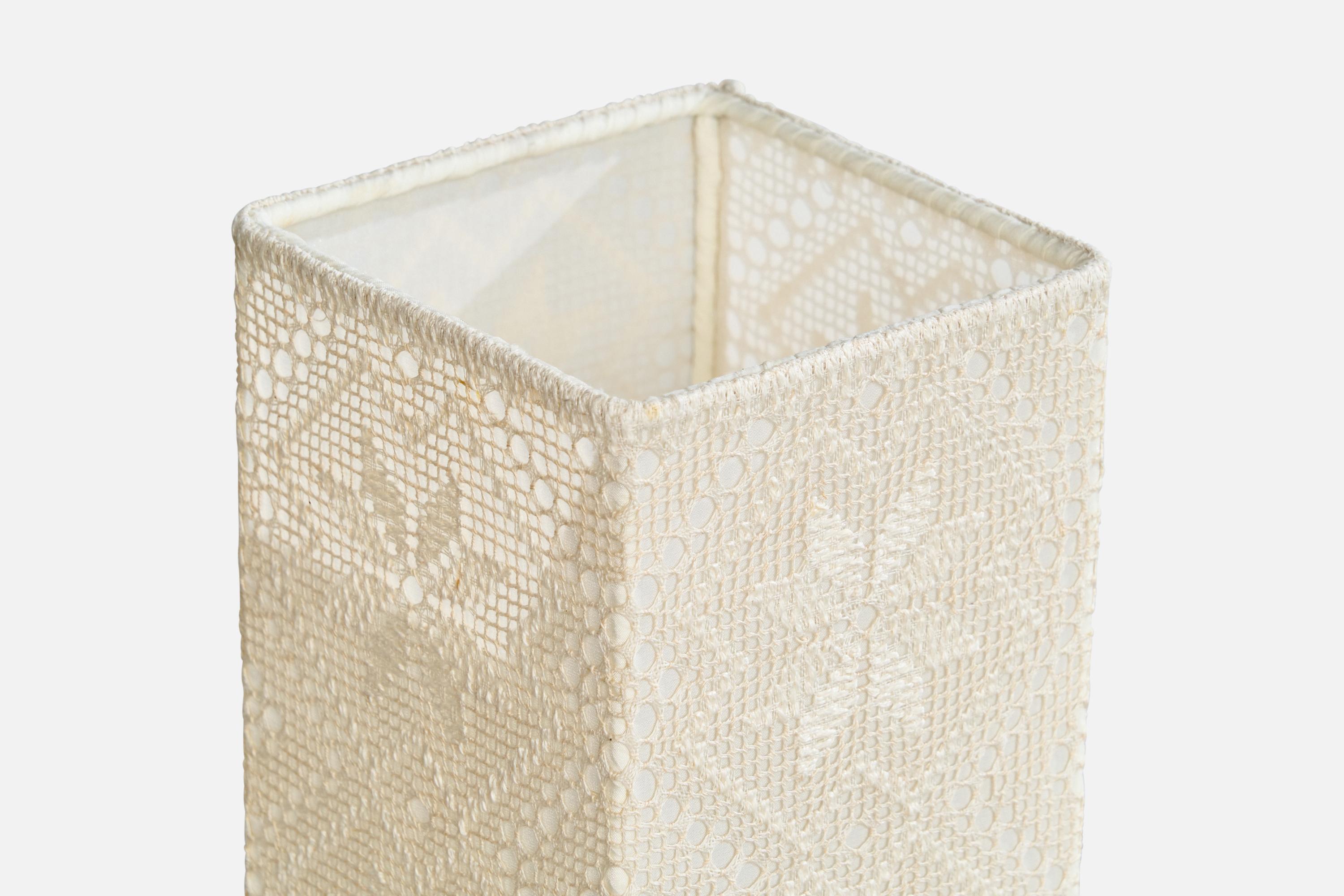 Designer suédois, lampe de bureau, métal, tissu, bois, Suède, années 1960 Bon état - En vente à High Point, NC