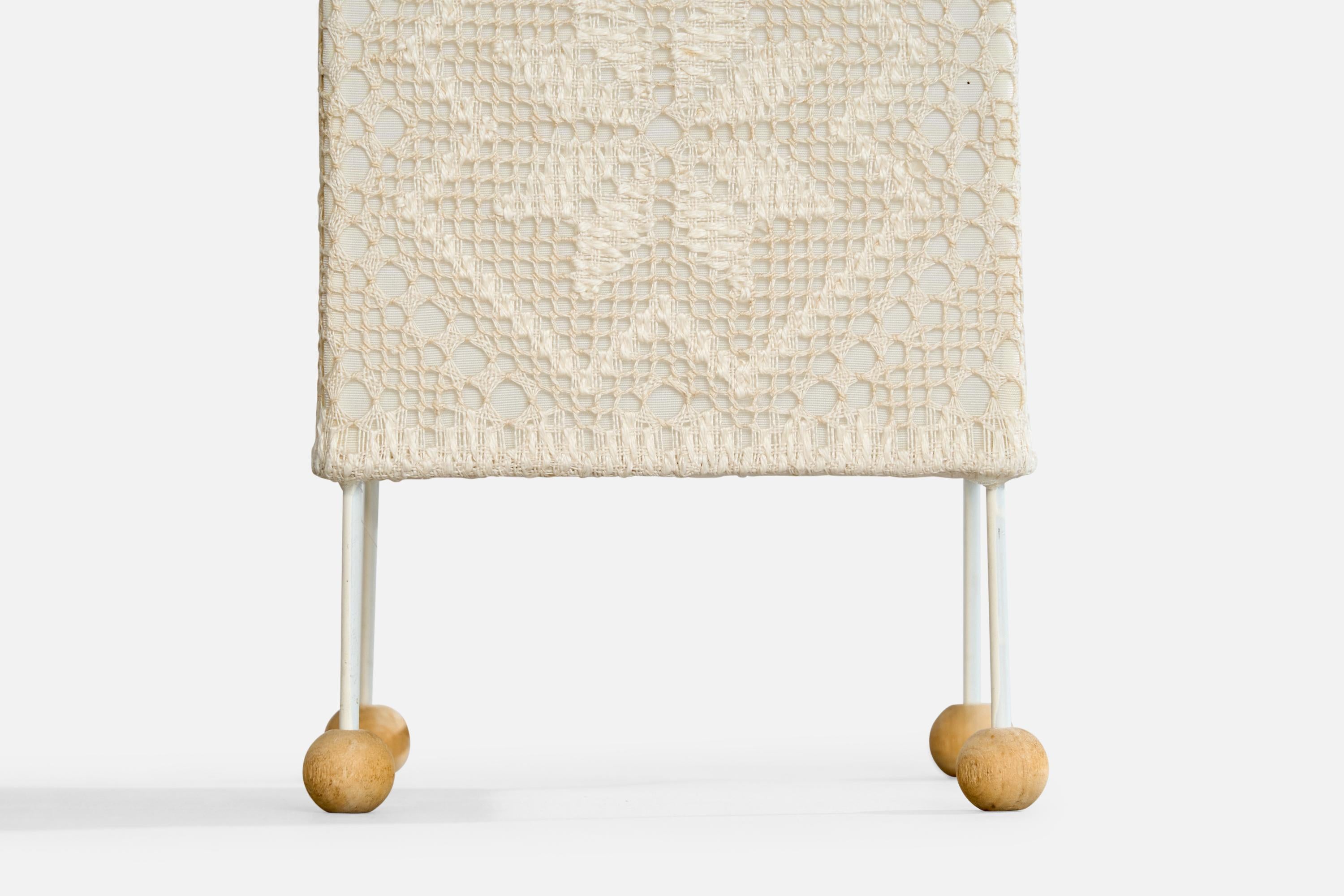 Métal Designer suédois, lampe de bureau, métal, tissu, bois, Suède, années 1960 en vente