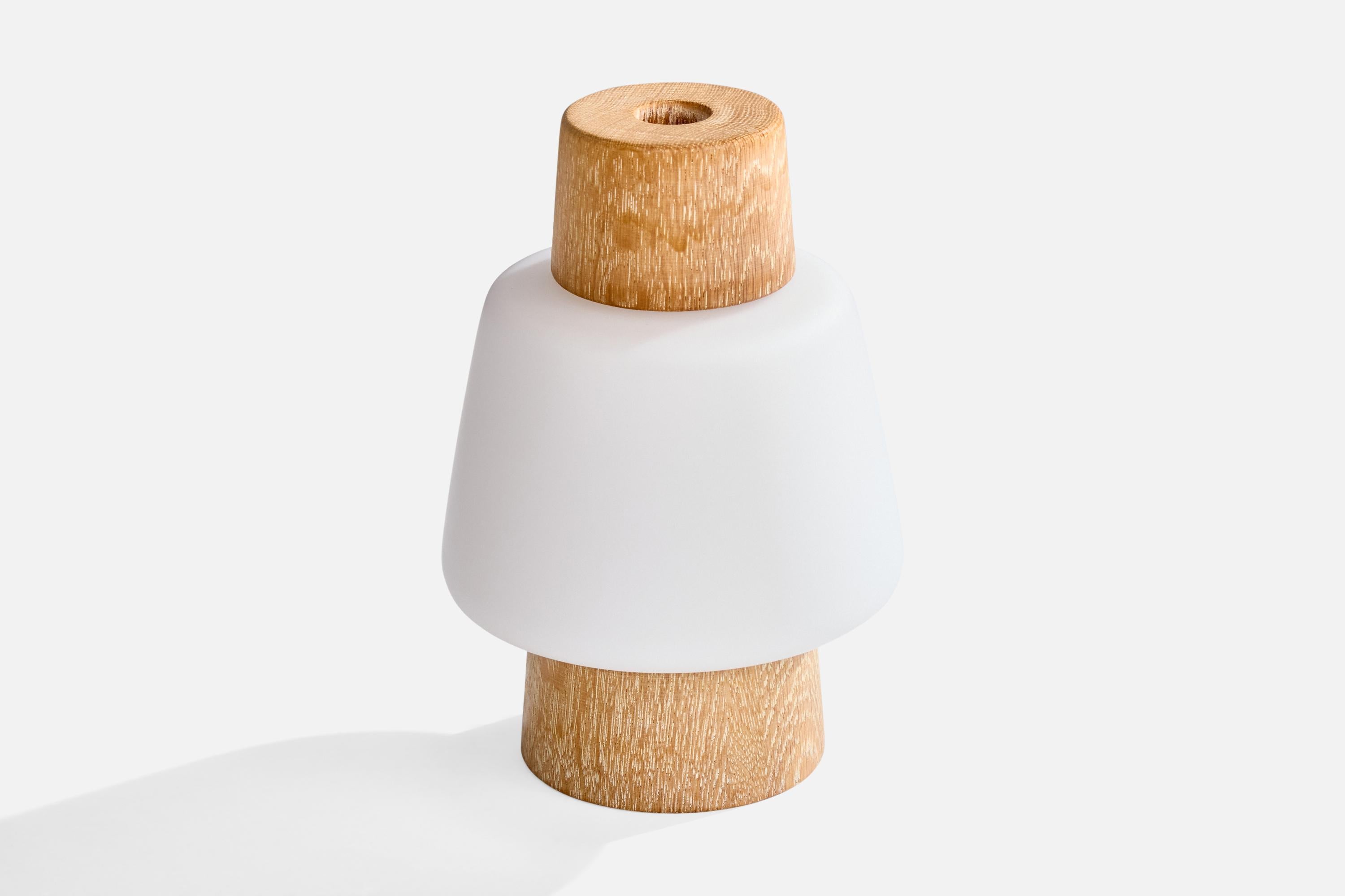 Mid-Century Modern Lampe de table de designer suédois, Oak Oak, verre, Suède, années 1950 en vente