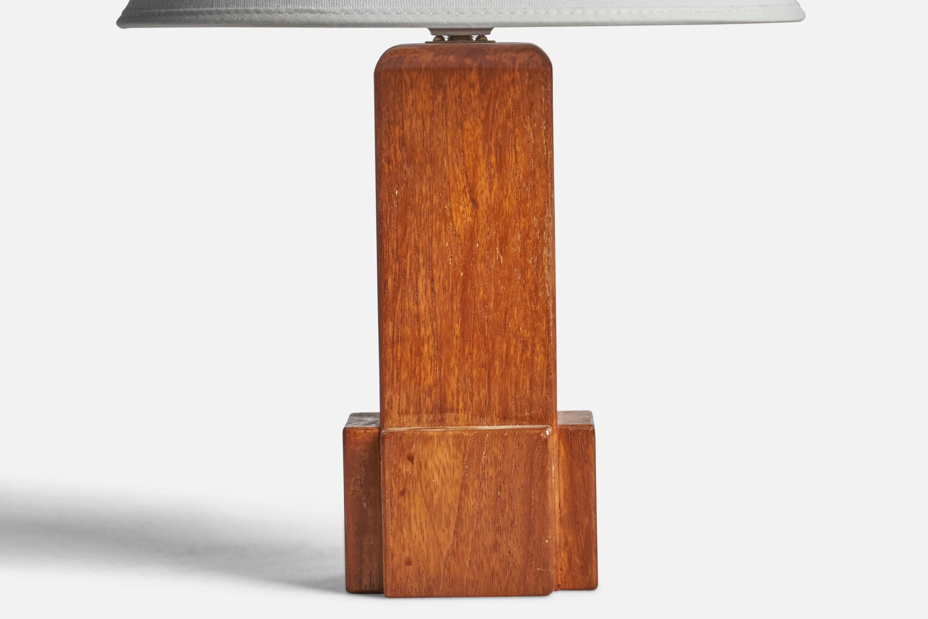 Swedish Designer, Table Lamp, Oak, Sweden, 1950s In Good Condition For Sale In High Point, NC