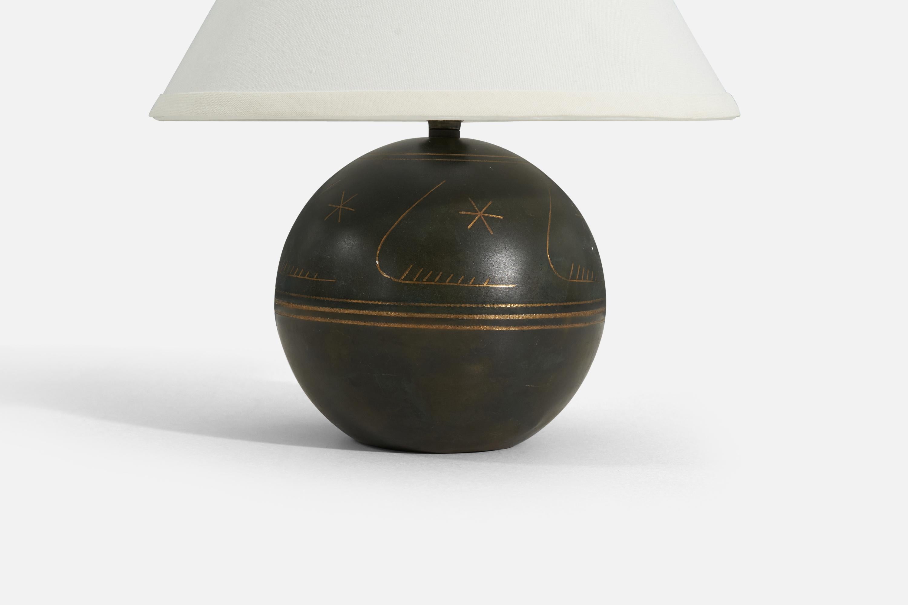 Swedish Designer, Table Lamp, Painted and Gilt Wood, Sweden, 1940s In Good Condition In High Point, NC