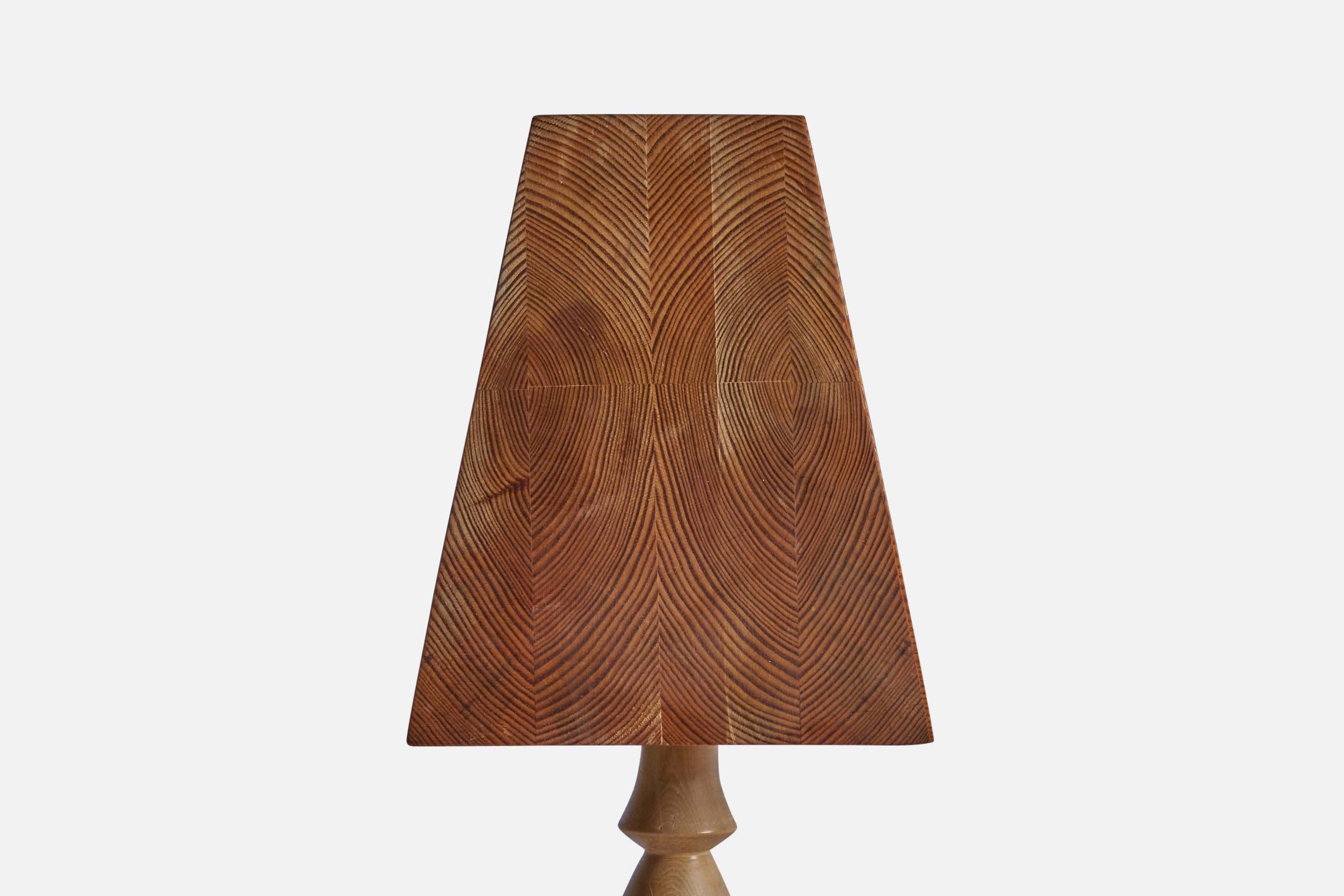 Swedish Designer, Table Lamp, Pine, Birch, Sweden, 1970s In Good Condition For Sale In High Point, NC