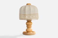 Lampada da tavolo di design svedese, pino, tessuto, Svezia, anni '70
