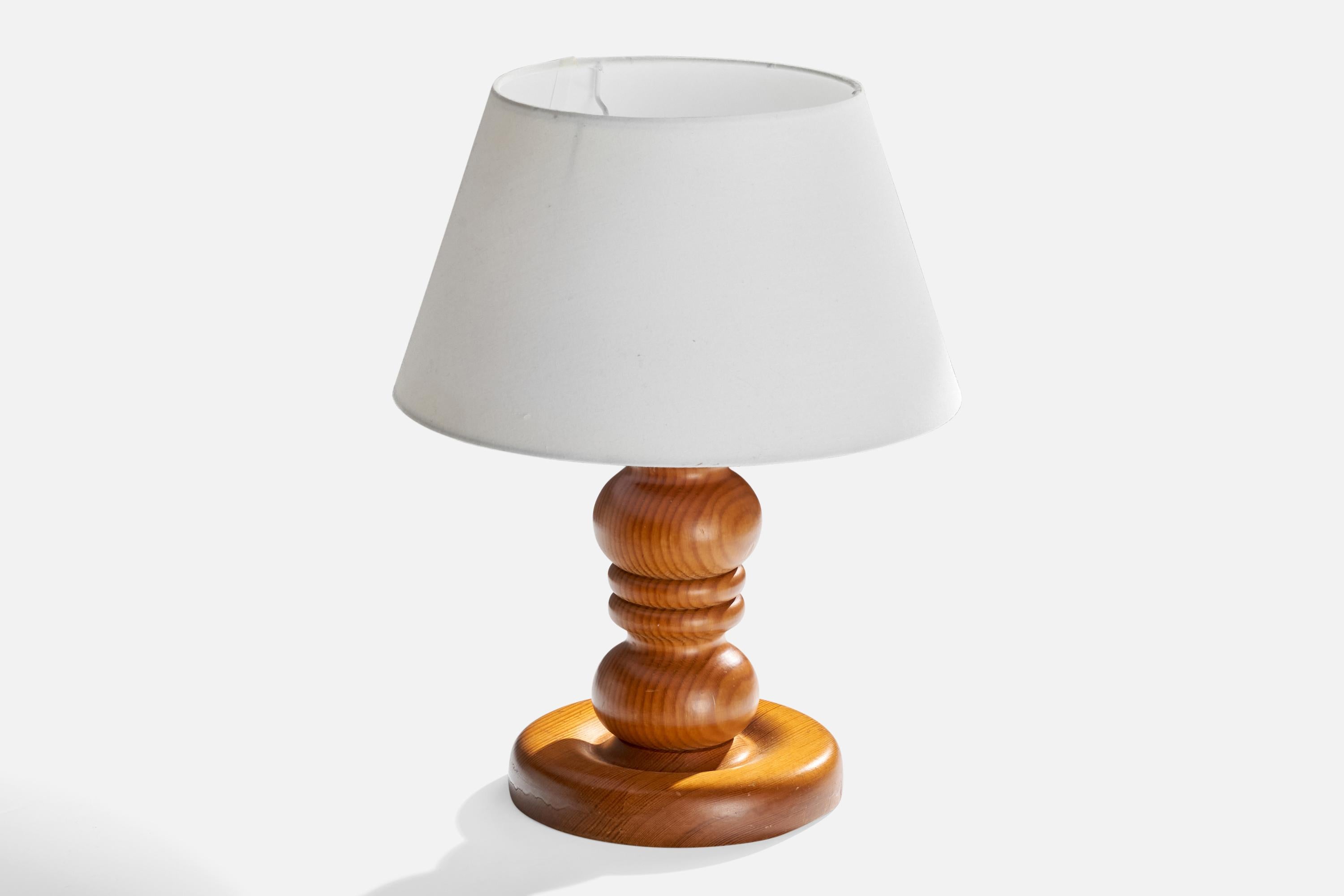 Swedish Designer, Table Lamp, Pine, Fabric, Sweden, 1970s In Good Condition For Sale In High Point, NC