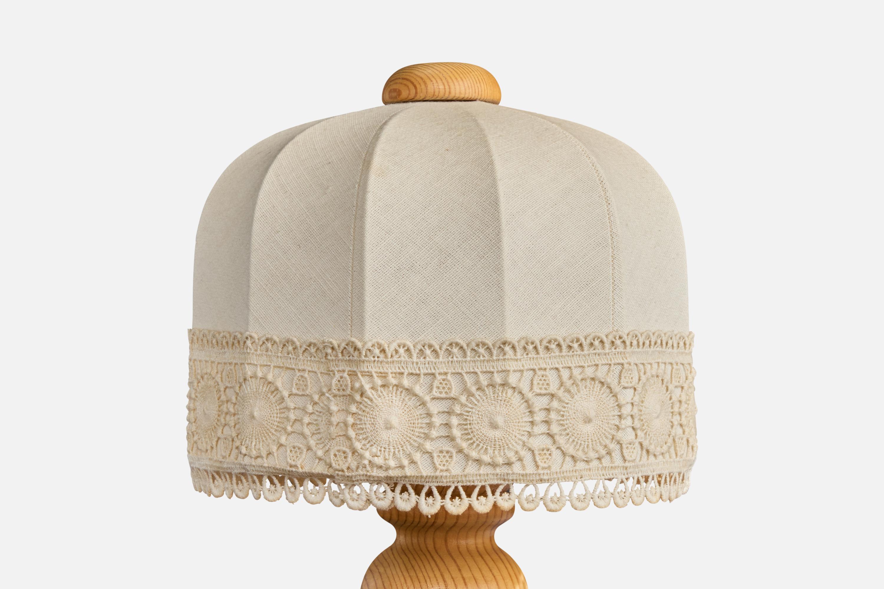 Swedish Designer, Table Lamp, Pine, Fabric, Sweden, 1970s In Good Condition For Sale In High Point, NC