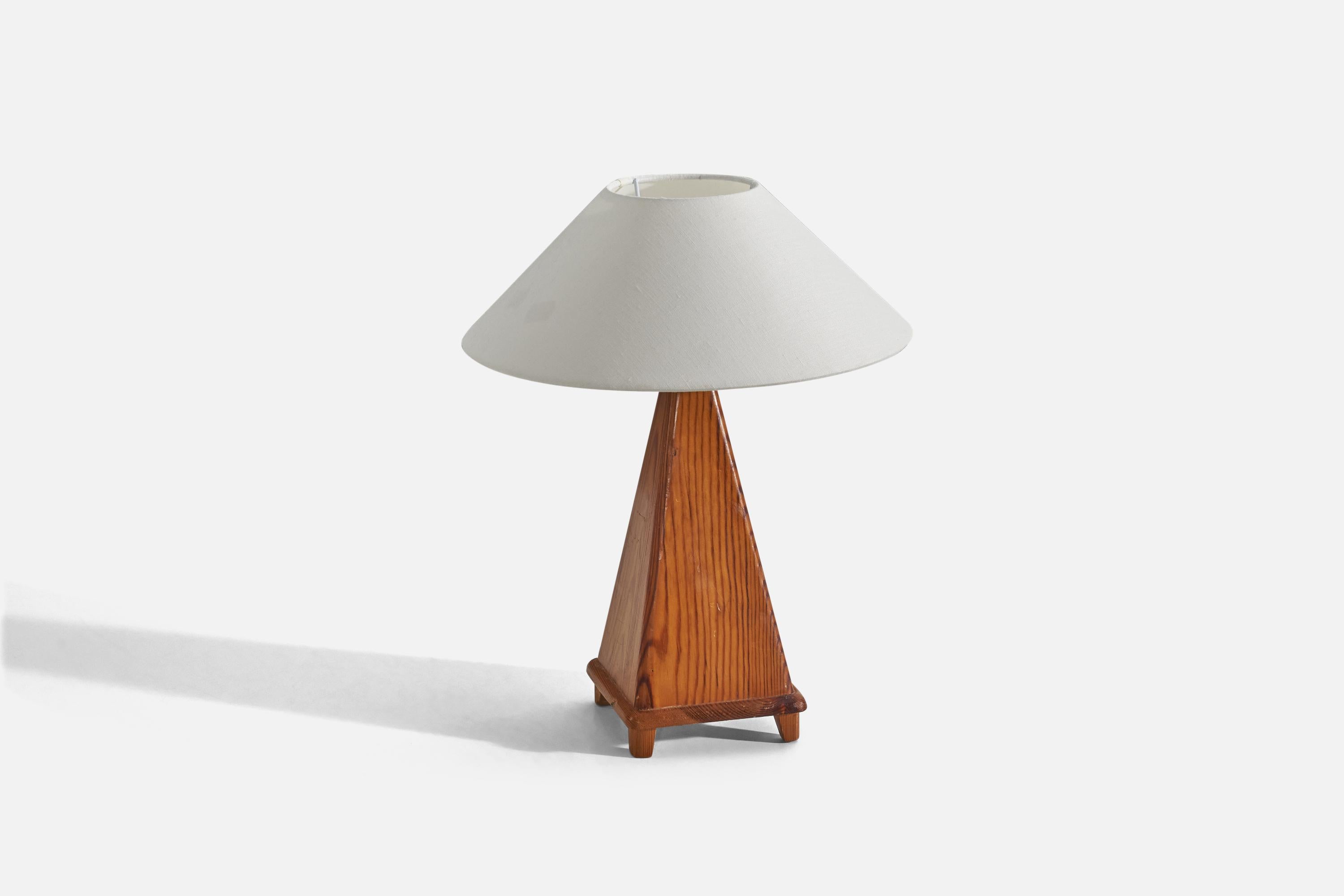 Swedish Designer, Table Lamp, Pine, Fabric, Sweden, c. 1950s In Good Condition For Sale In High Point, NC