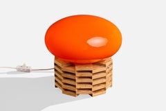 Schwedische Designerin, Tischlampe, Kiefernholz, Glas, Schweden, 1970er Jahre