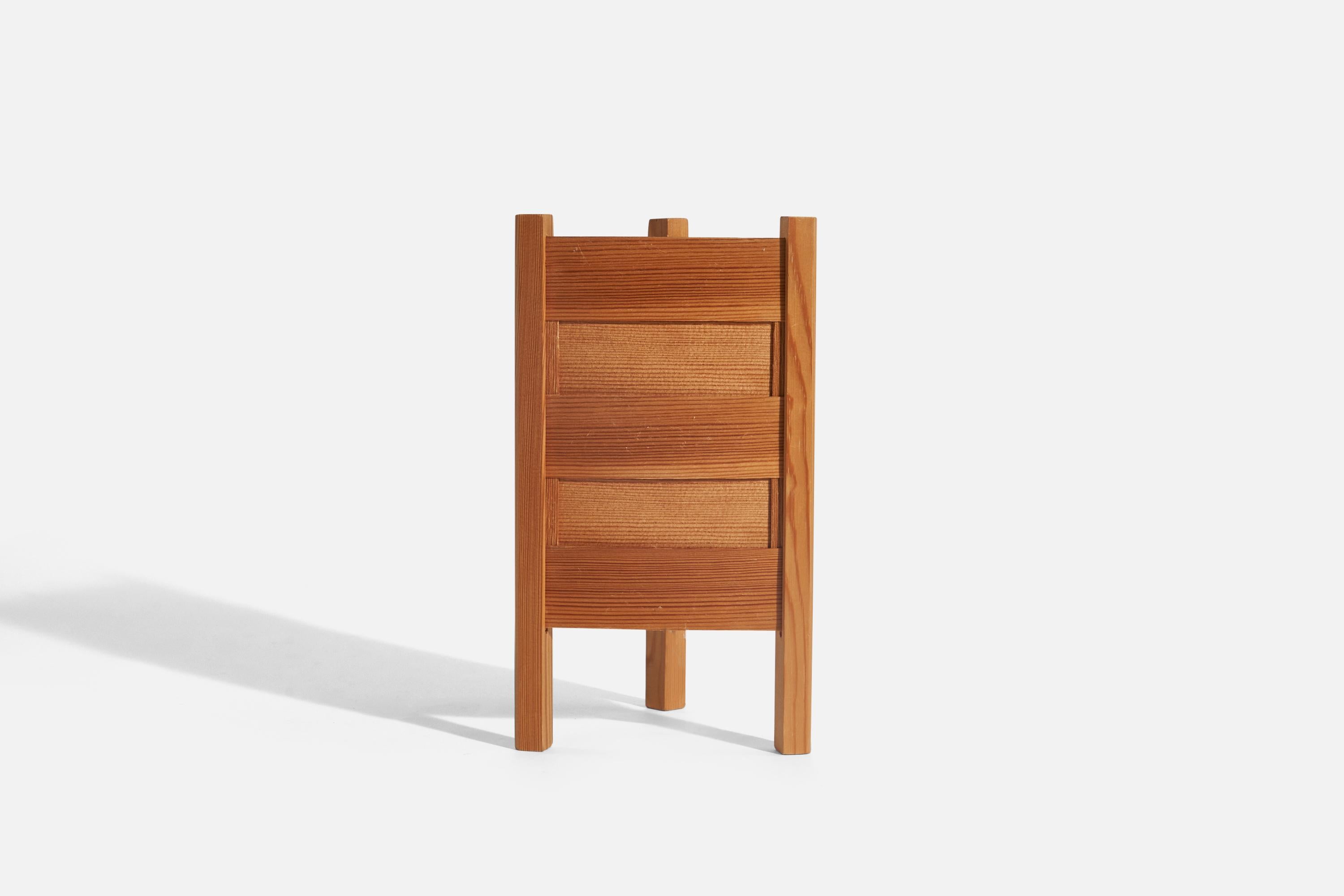 Moderne Designer suédois, lampe de bureau, pin, placage de pin moulé, Suède, 1970 en vente