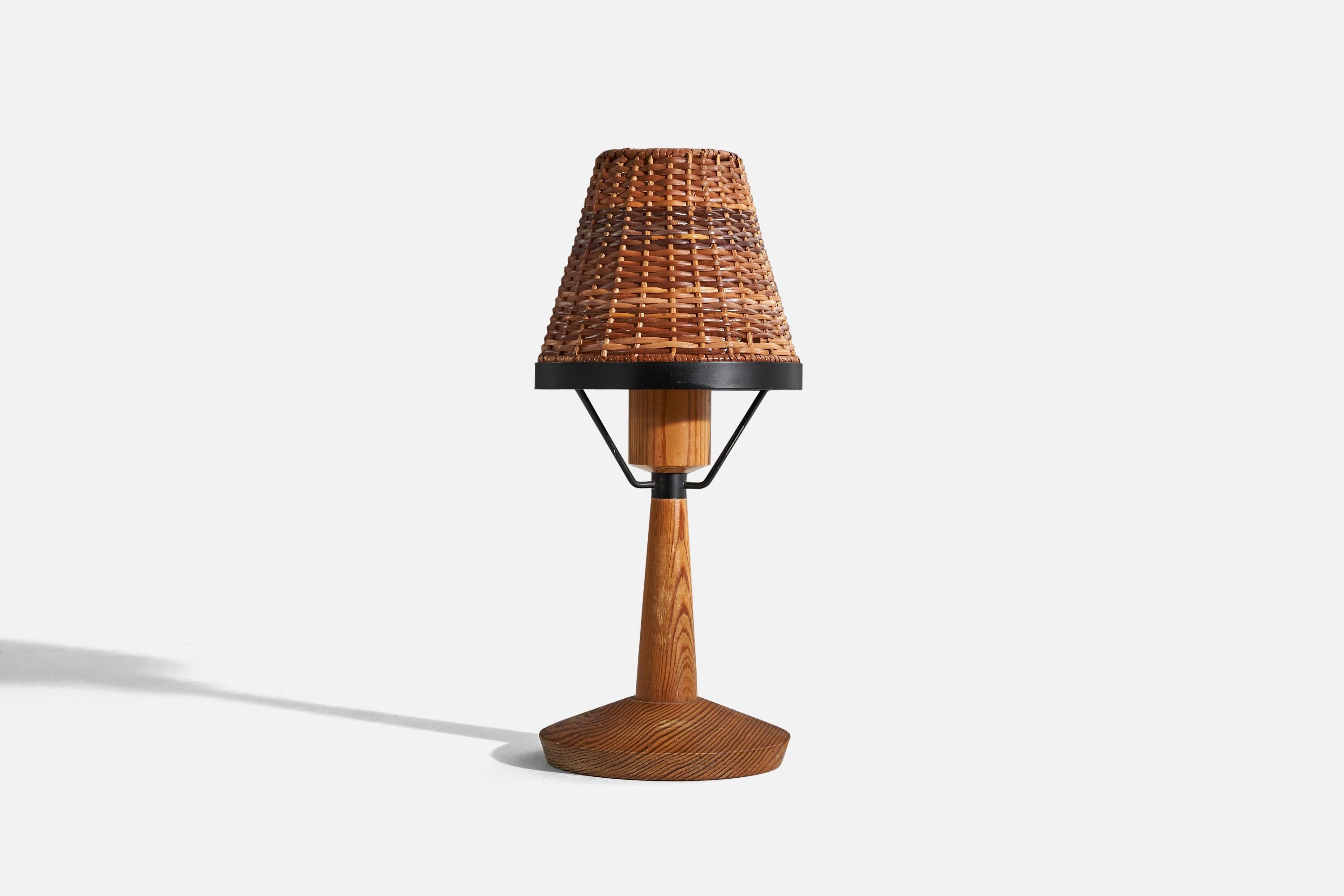 Swedish Designer, Table Lamp, Pine, Rattan, Metal, Sweden, C. 1970s In Good Condition For Sale In High Point, NC