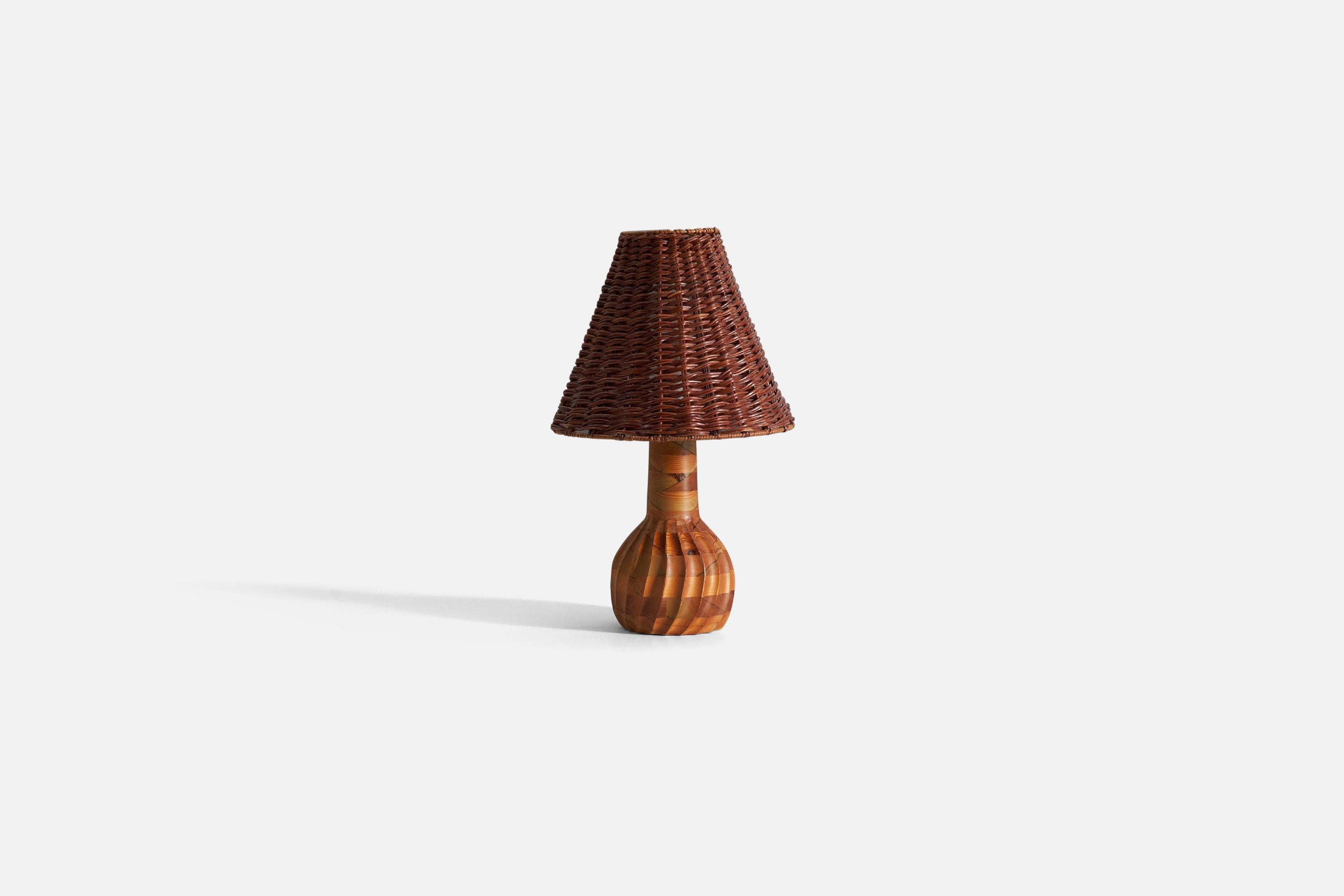 Swedish Designer, Table Lamp, Pine, Rattan, Sweden, 1970s In Good Condition In High Point, NC