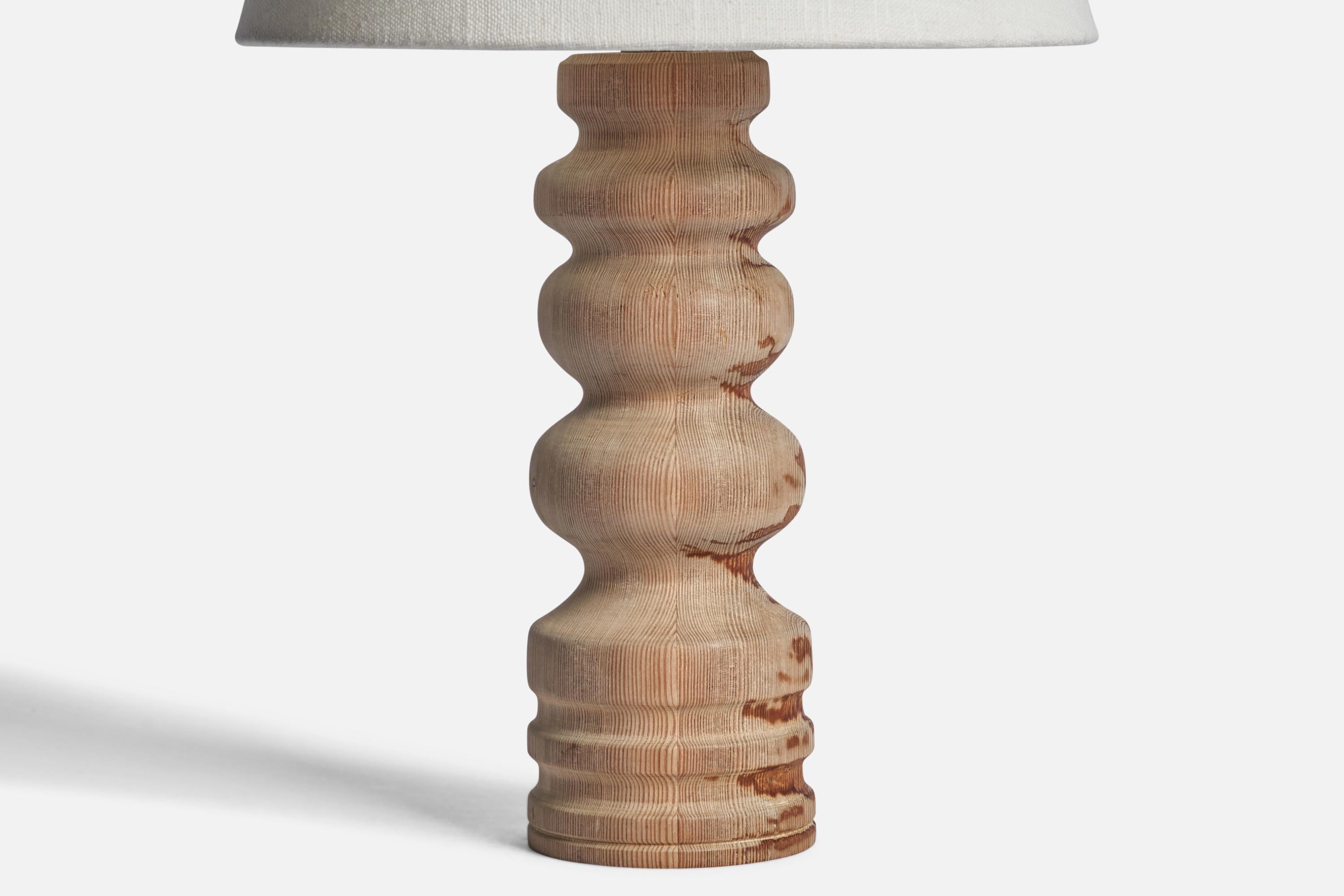 Swedish Designer, Table Lamp, Pine, Sweden, 1960s In Good Condition For Sale In High Point, NC