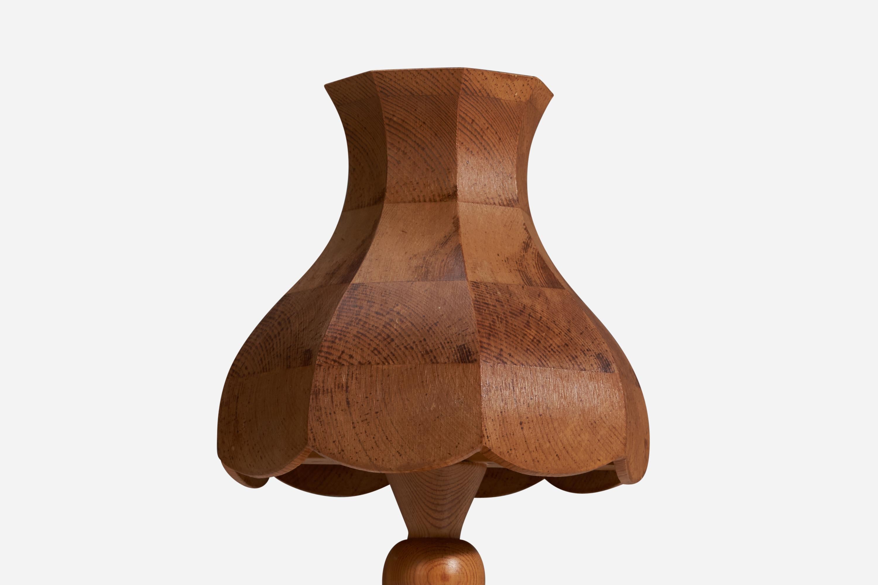 Swedish Designer, Table Lamp, Pine, Sweden, 1960s In Good Condition In High Point, NC