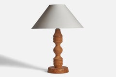 Schwedische Designerin, Tischlampe, Kiefernholz, Schweden, 1970er Jahre
