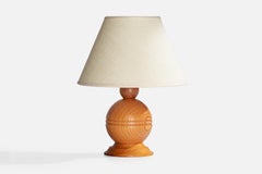 Schwedische Designerin, Tischlampe, Kiefernholz, Schweden, 1970er Jahre