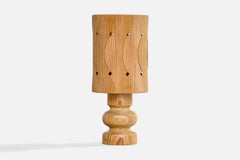 Schwedische Designerin, Tischlampe, Kiefernholz, Schweden, 1970er Jahre