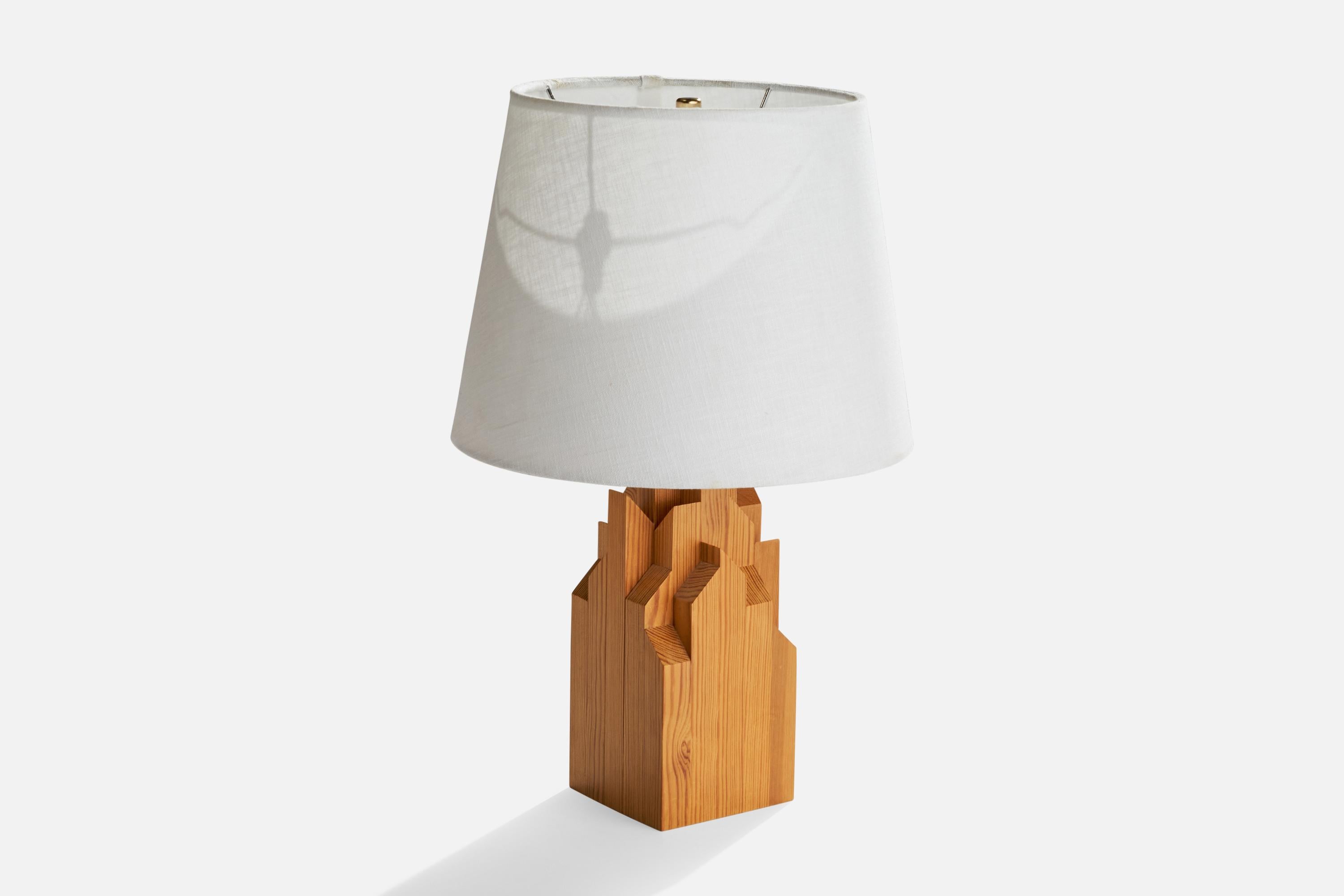 Swedish Designer, Table Lamp, Pine, Sweden, 1970s In Good Condition For Sale In High Point, NC