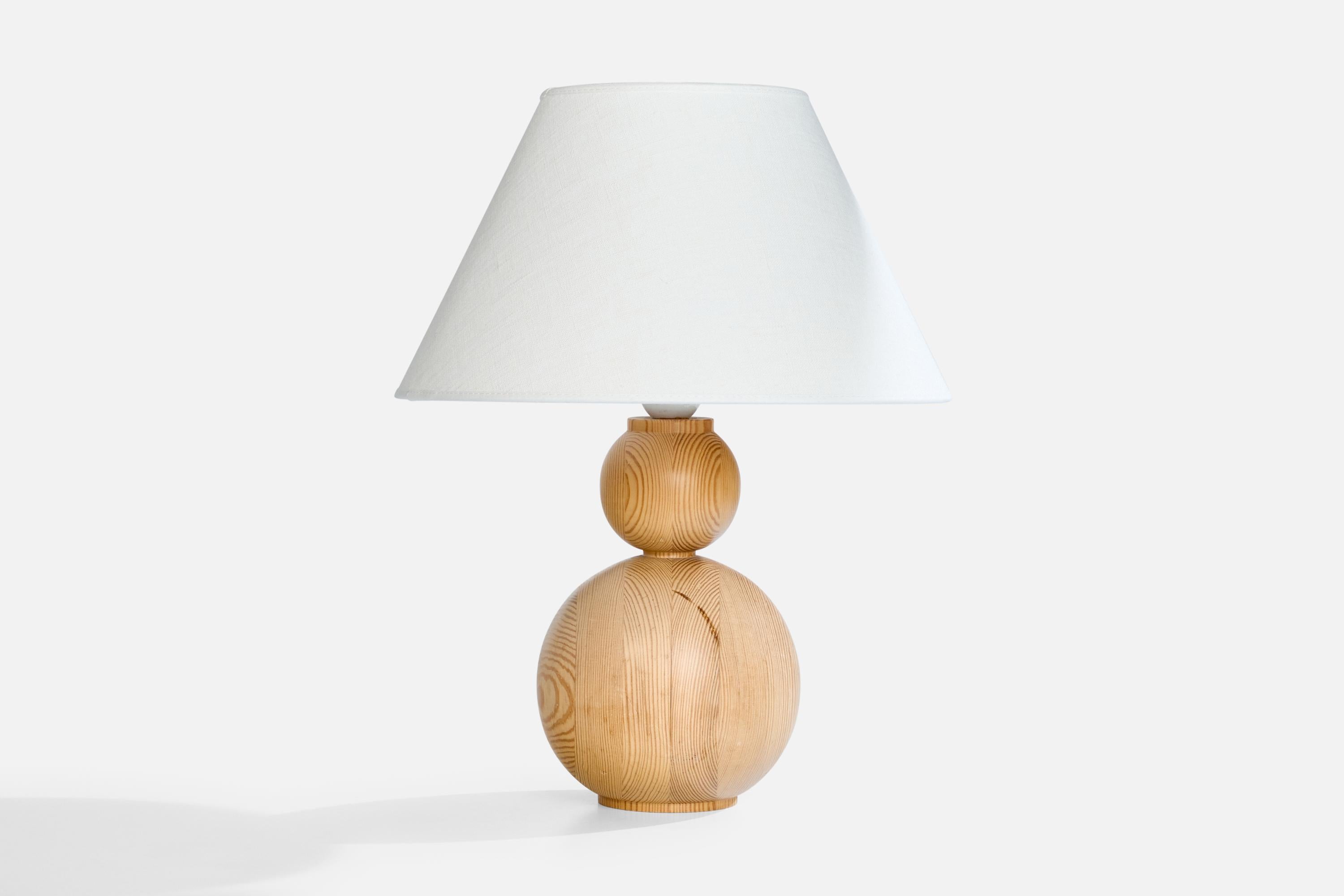 Swedish Designer, Table Lamp, Pine, Sweden, 1970s In Good Condition For Sale In High Point, NC