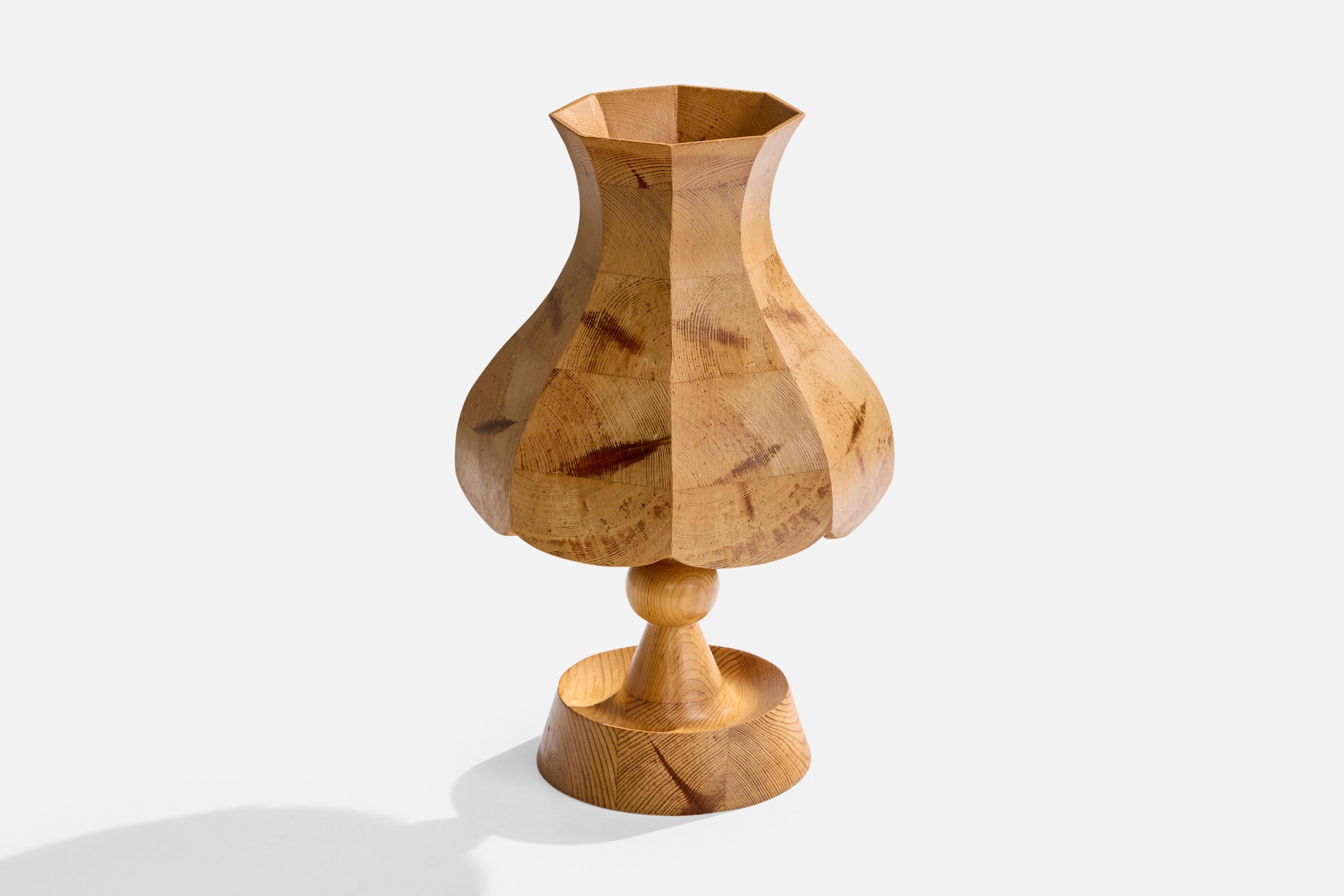 Scandinave moderne Créateur suédois, lampe de bureau, pin, Suède, années 1970 en vente
