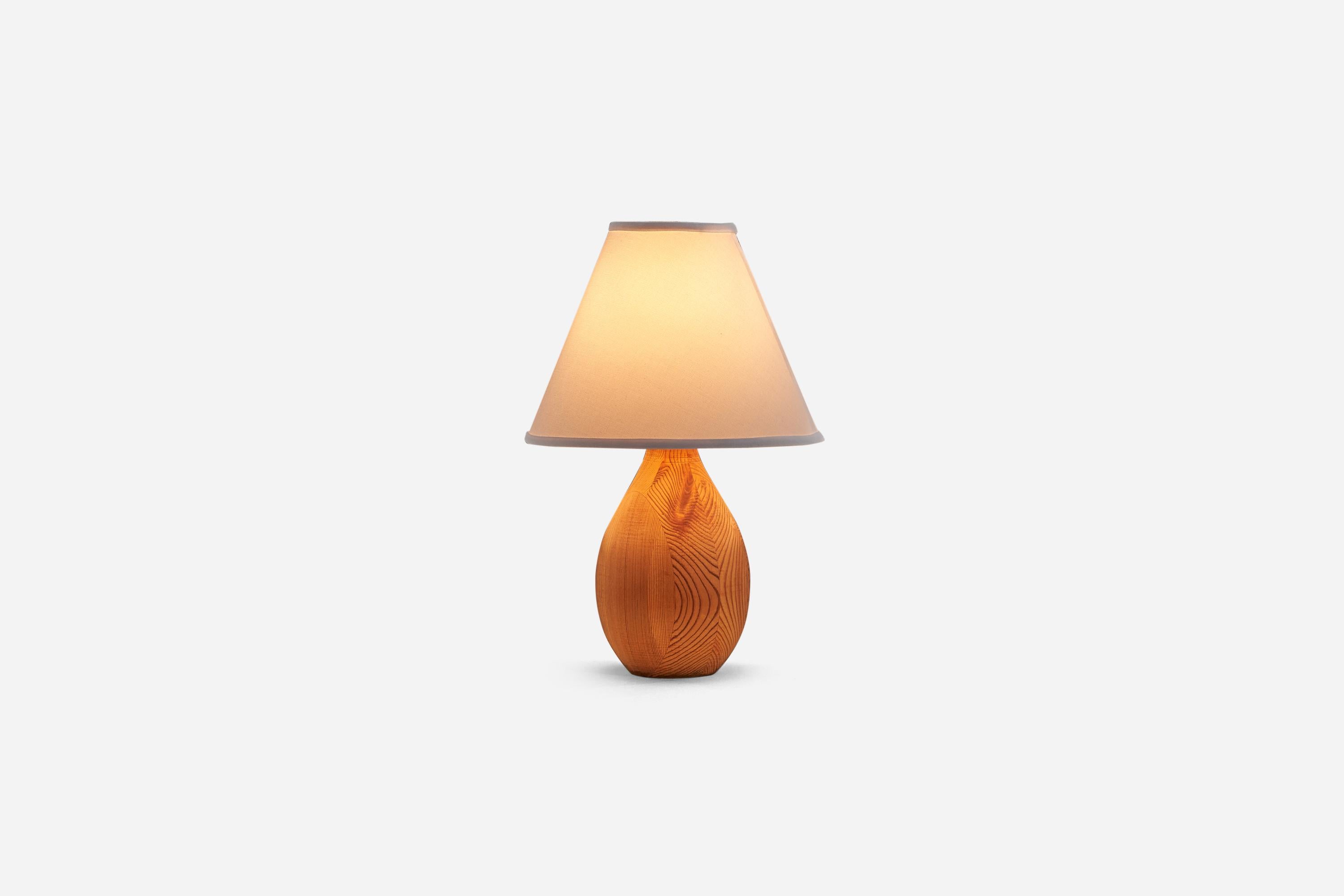 Swedish Designer, Table Lamp, Pine, Sweden, 1970s In Good Condition For Sale In High Point, NC