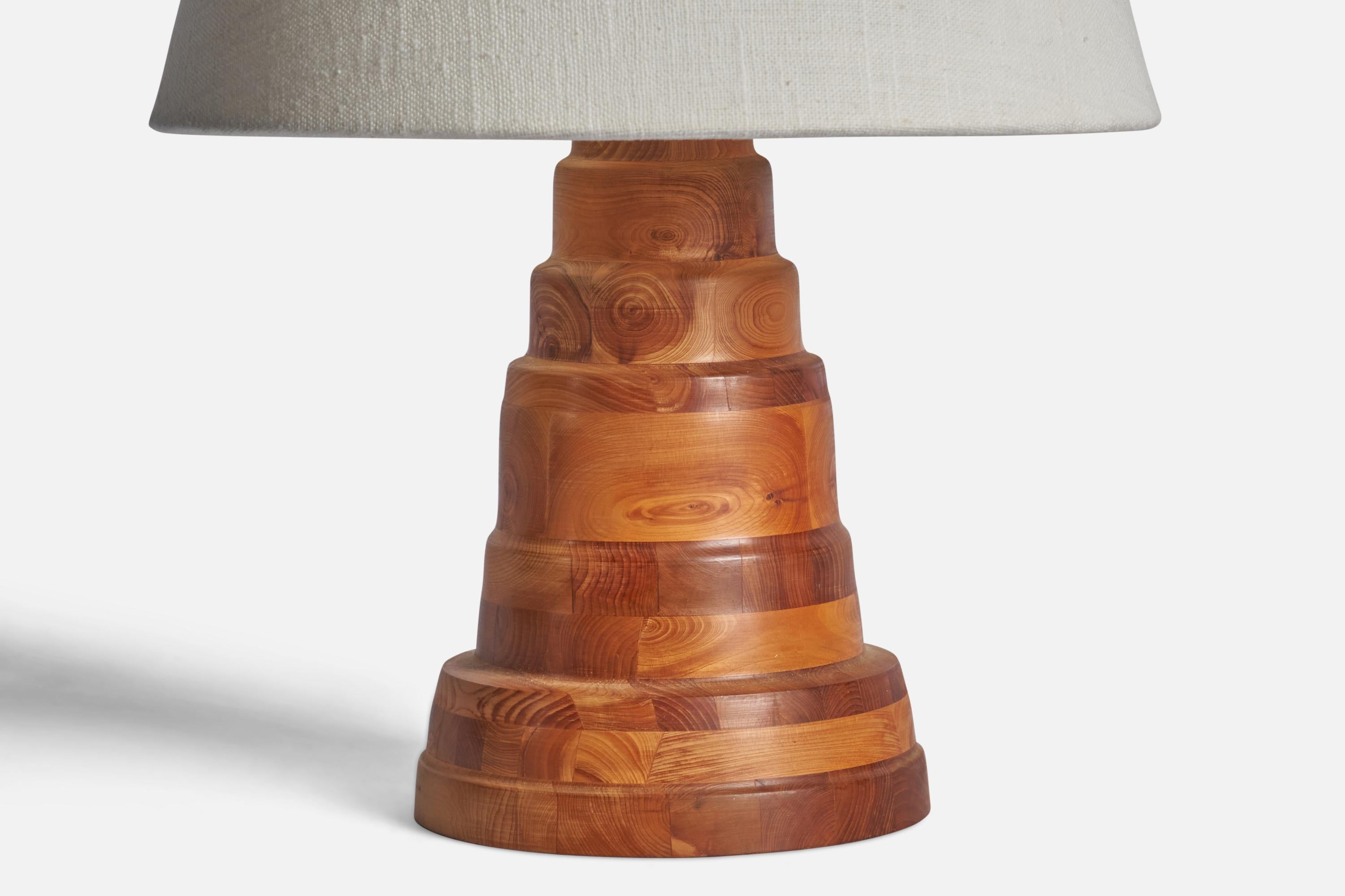 Swedish Designer, Table Lamp, Pine, Sweden, 1970s In Good Condition For Sale In High Point, NC