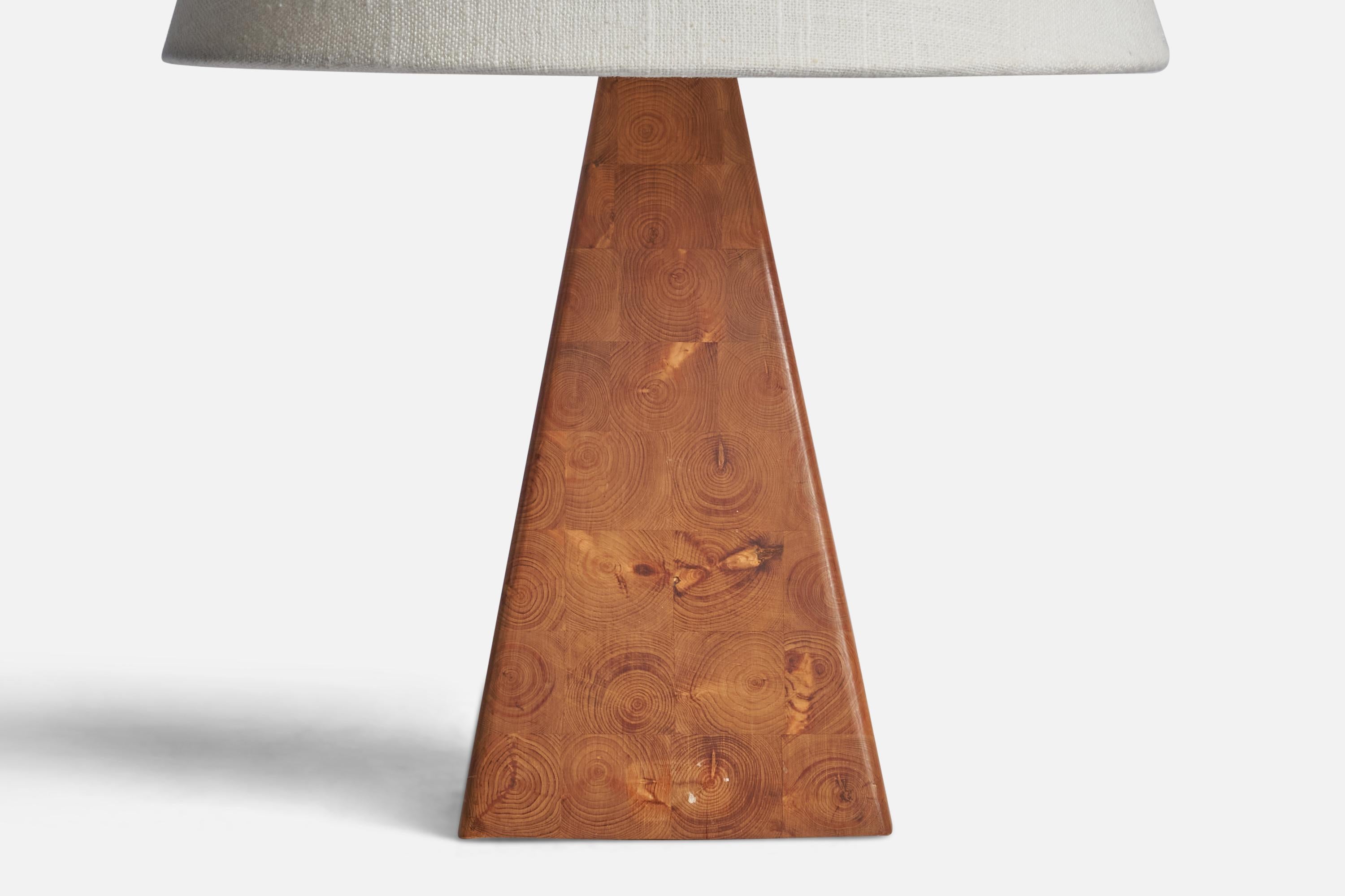 Swedish Designer, Table Lamp, Pine, Sweden, 1970s In Good Condition For Sale In High Point, NC