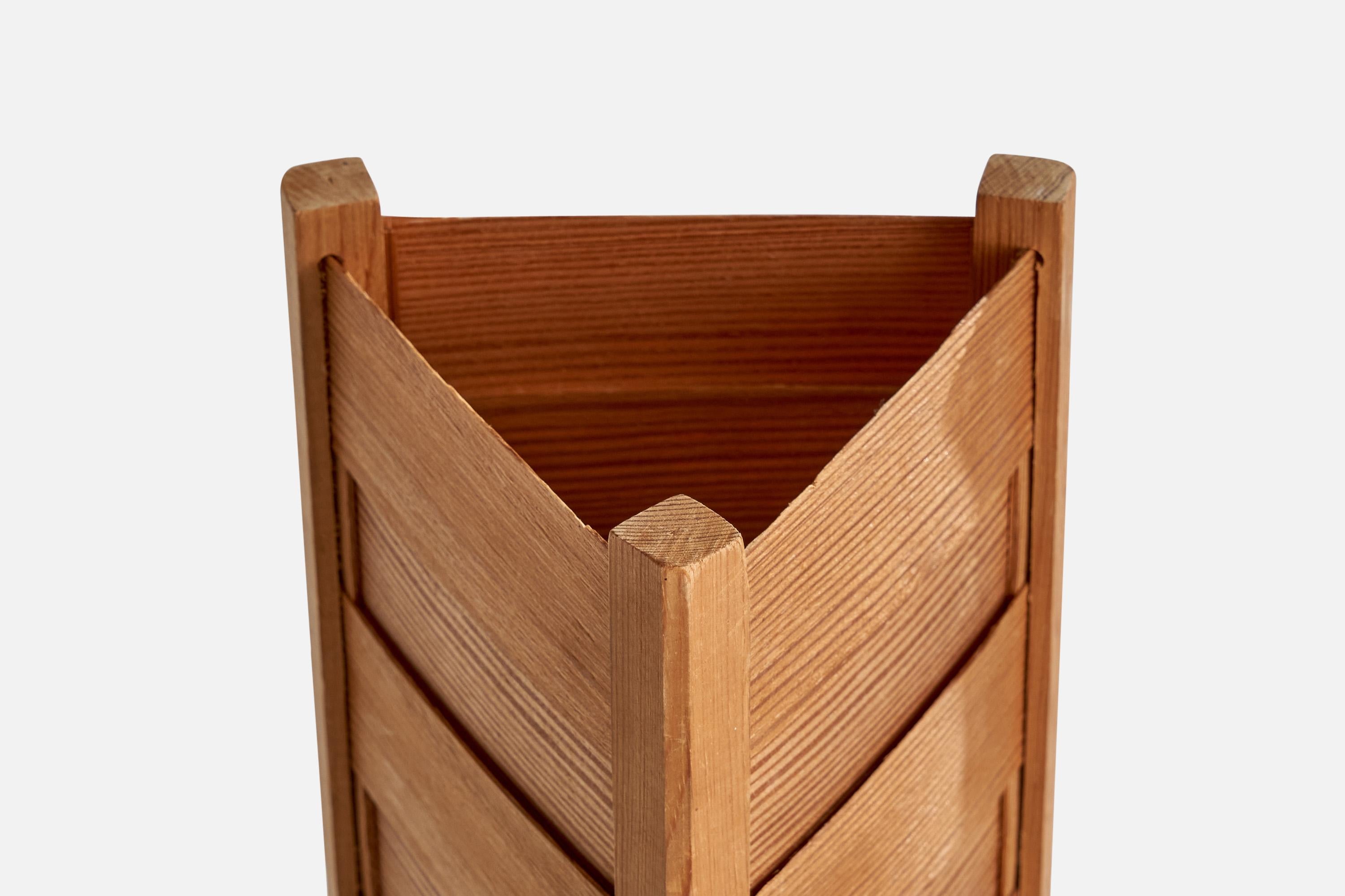 Late 20th Century Swedish Designer, Table Lamp, Pine, Sweden, 1970s For Sale