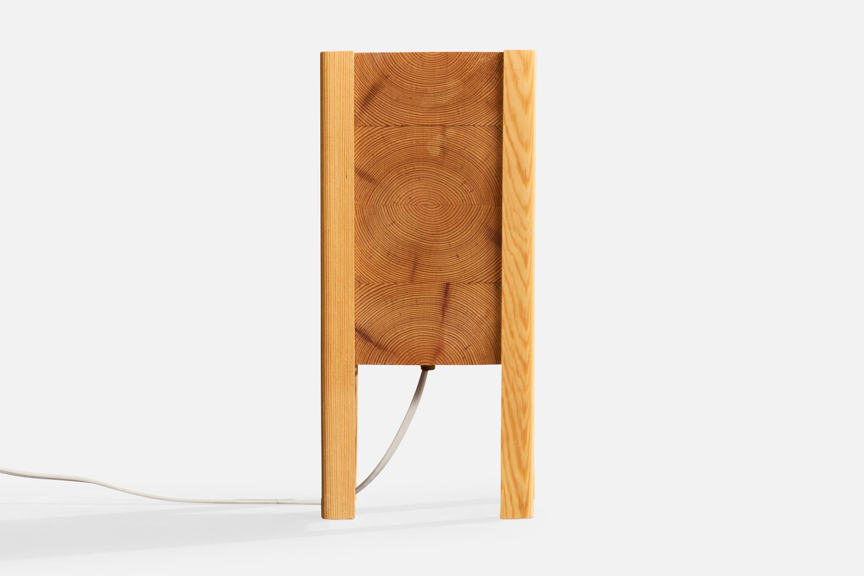 Swedish Designer, Table Lamp, Pine, Sweden, 1970s In Good Condition For Sale In High Point, NC