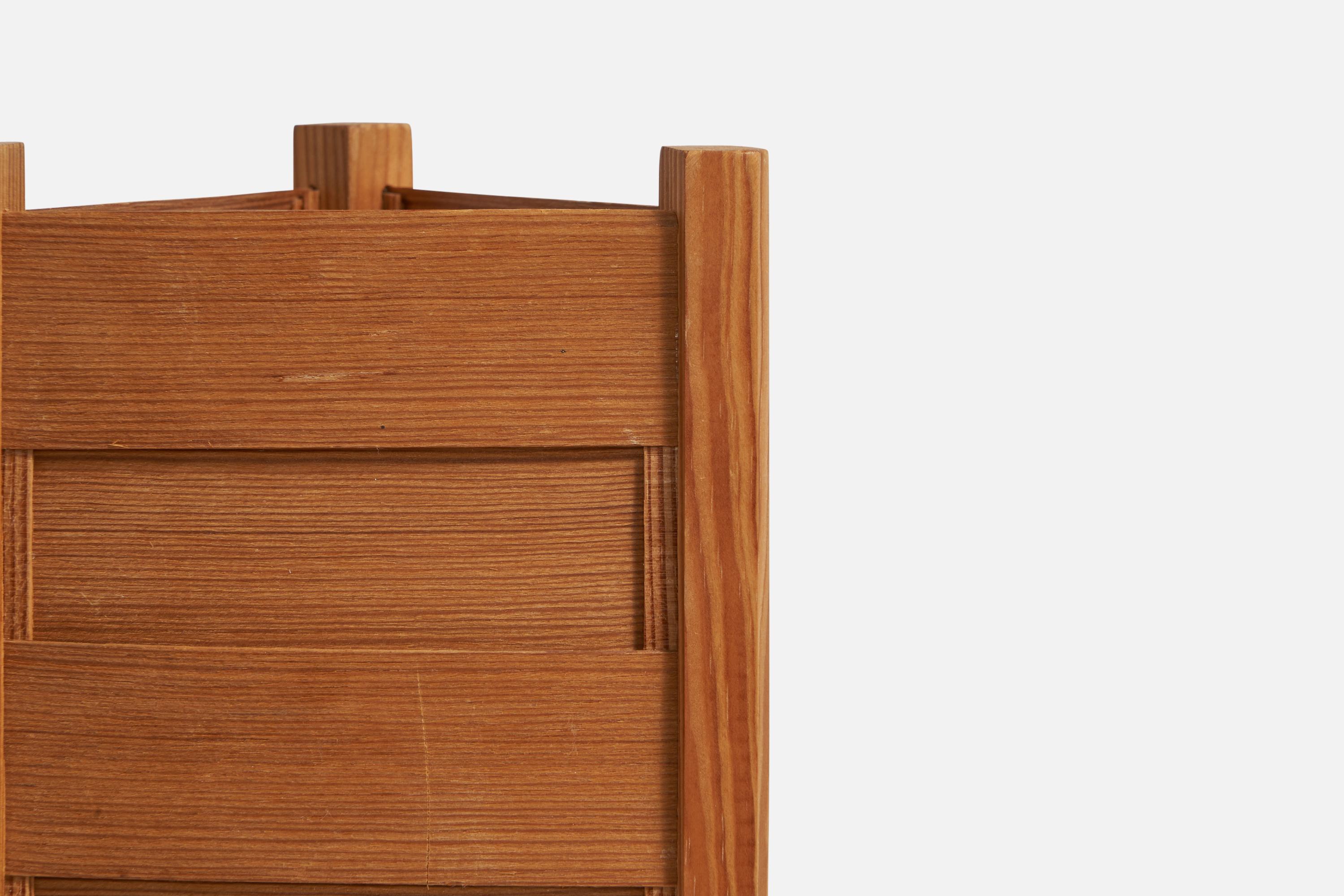 Swedish Designer, Table Lamp, Pine, Sweden, 1970s For Sale 1