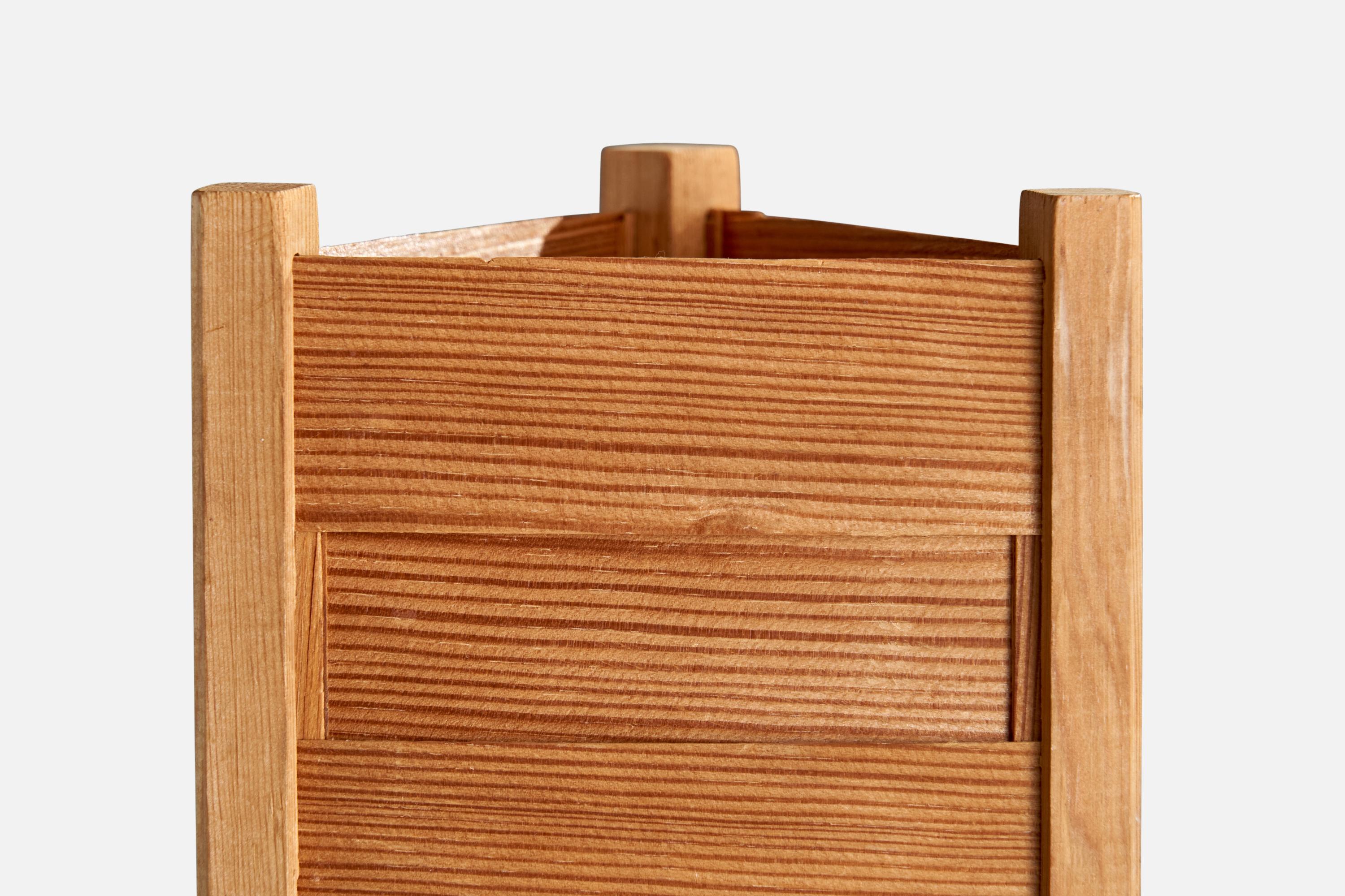 Swedish Designer, Table Lamp, Pine, Sweden, 1970s For Sale 1