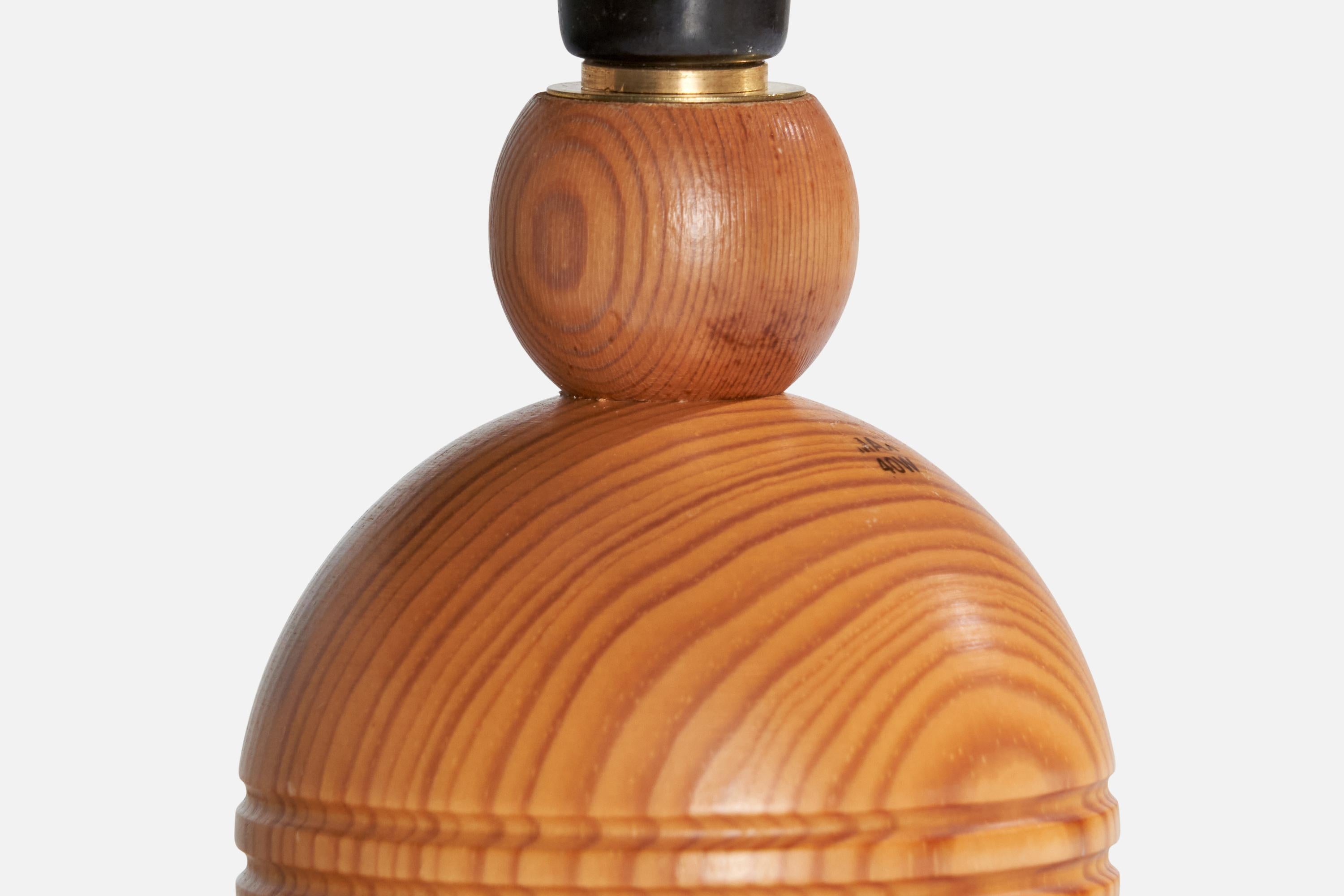 Fin du 20e siècle Créateur suédois, lampe de bureau, pin, Suède, années 1970 en vente