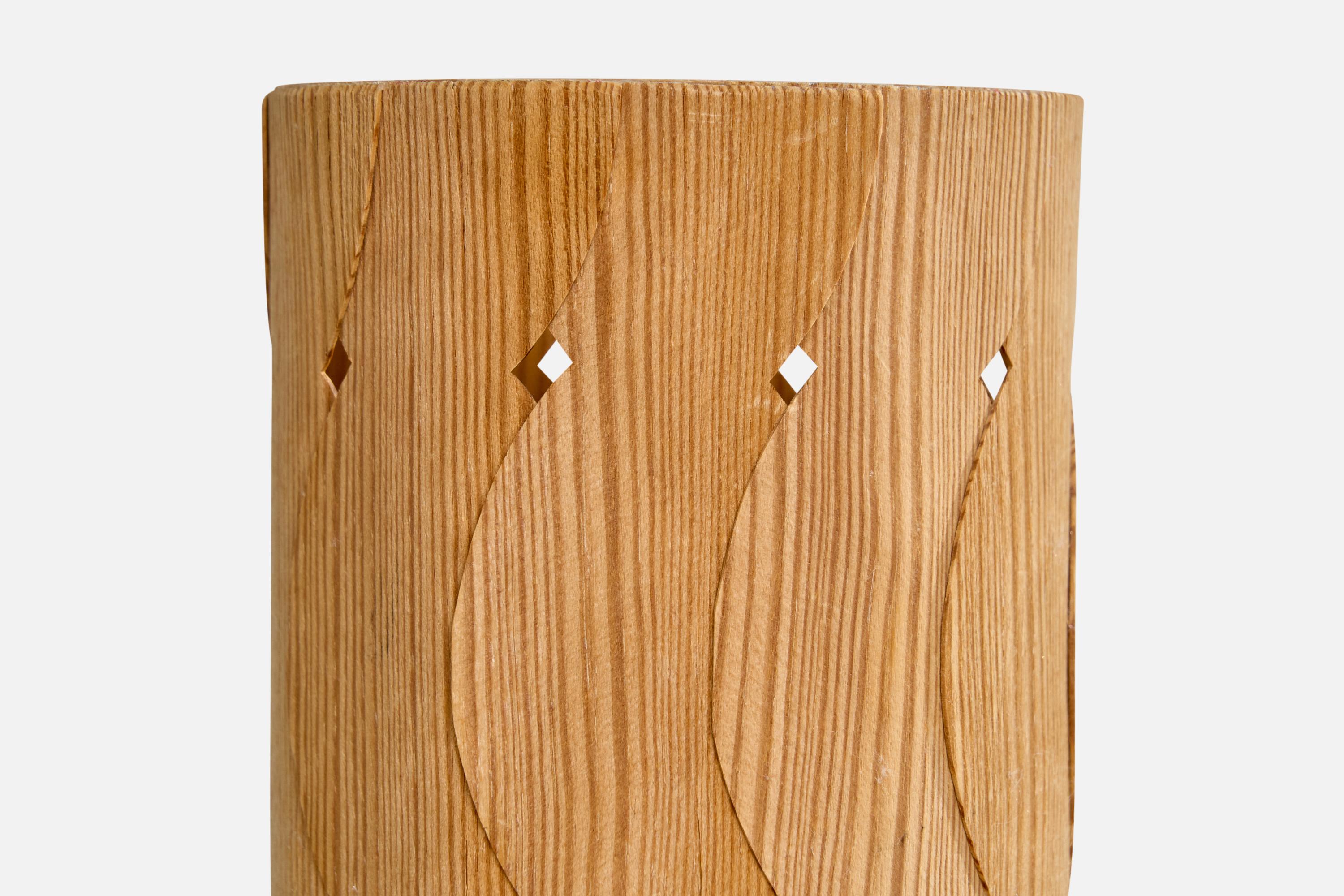Swedish Designer, Table Lamp, Pine, Sweden, 1970s For Sale 1