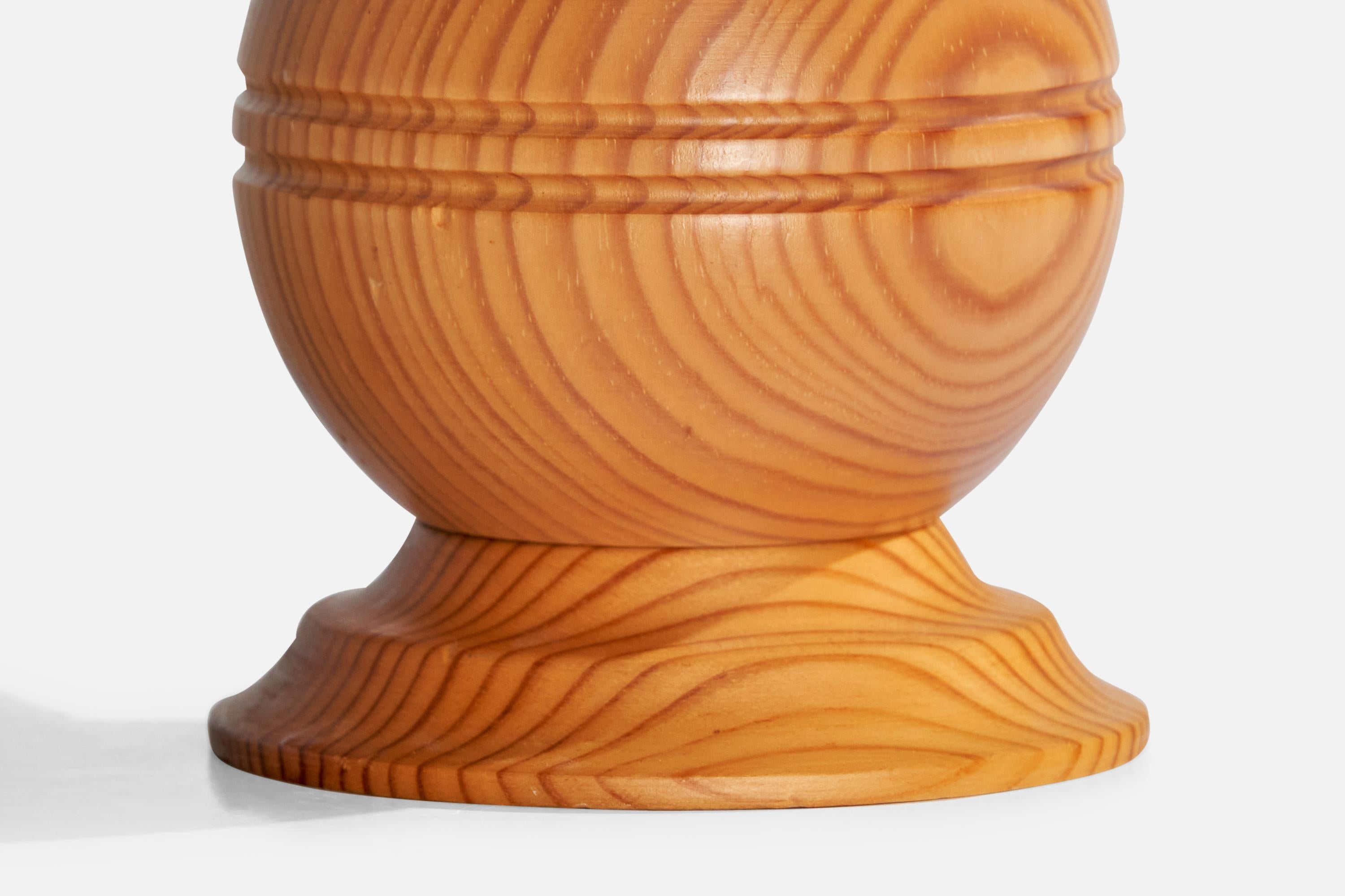 Pin Créateur suédois, lampe de bureau, pin, Suède, années 1970 en vente