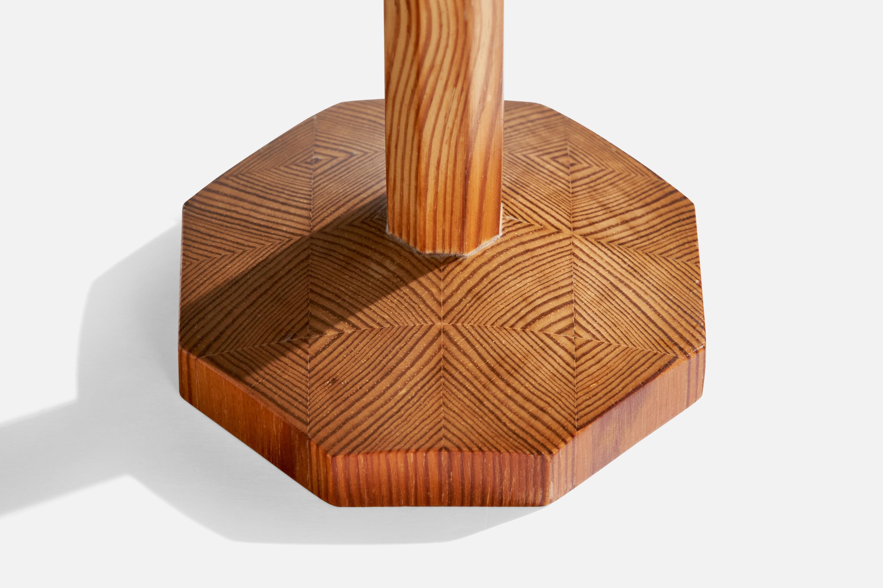 Schwedische Designerin, Tischlampe, Kiefernholz, Schweden, 1970er Jahre im Angebot 3