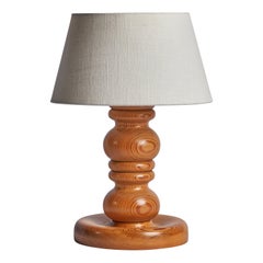 Schwedische Designerin, Tischlampe, Kiefernholz, Schweden, 1970er Jahre