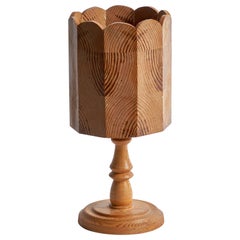 Diseñador sueco, lámpara de mesa, pino, Suecia, años 1970