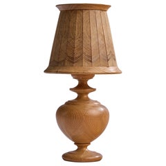 Schwedische Designerin, Tischlampe, Kiefernholz, Schweden, 1970er Jahre